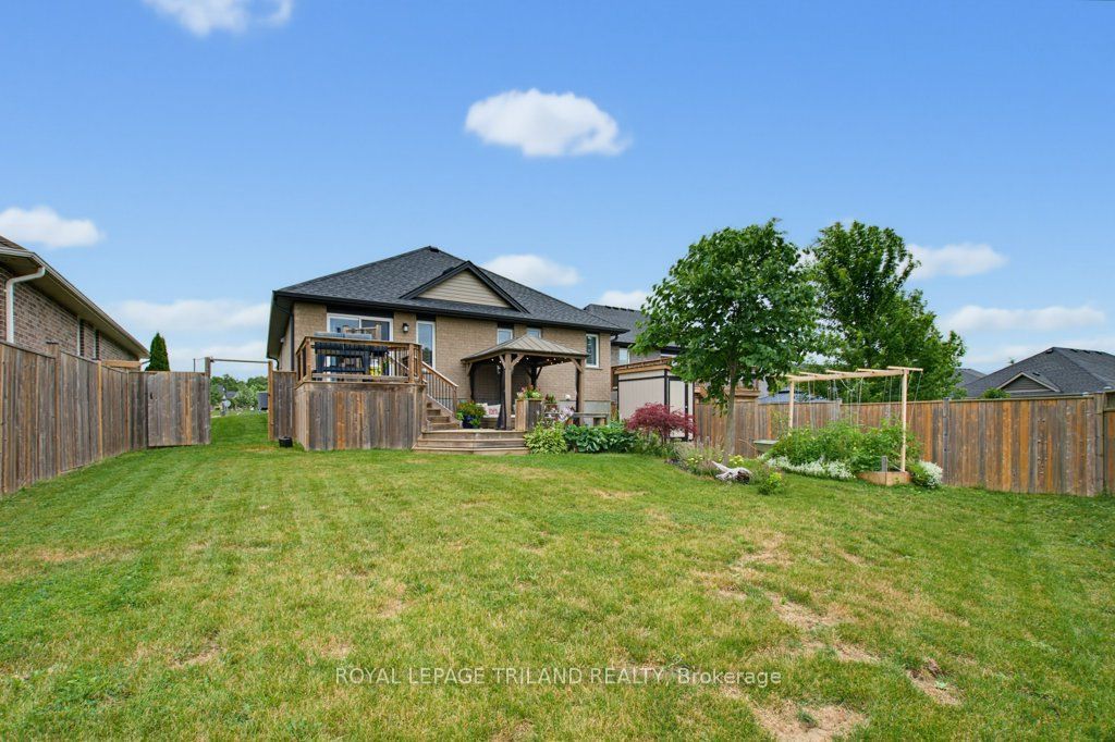226 Peach Tree Boulevard Property Photo 35