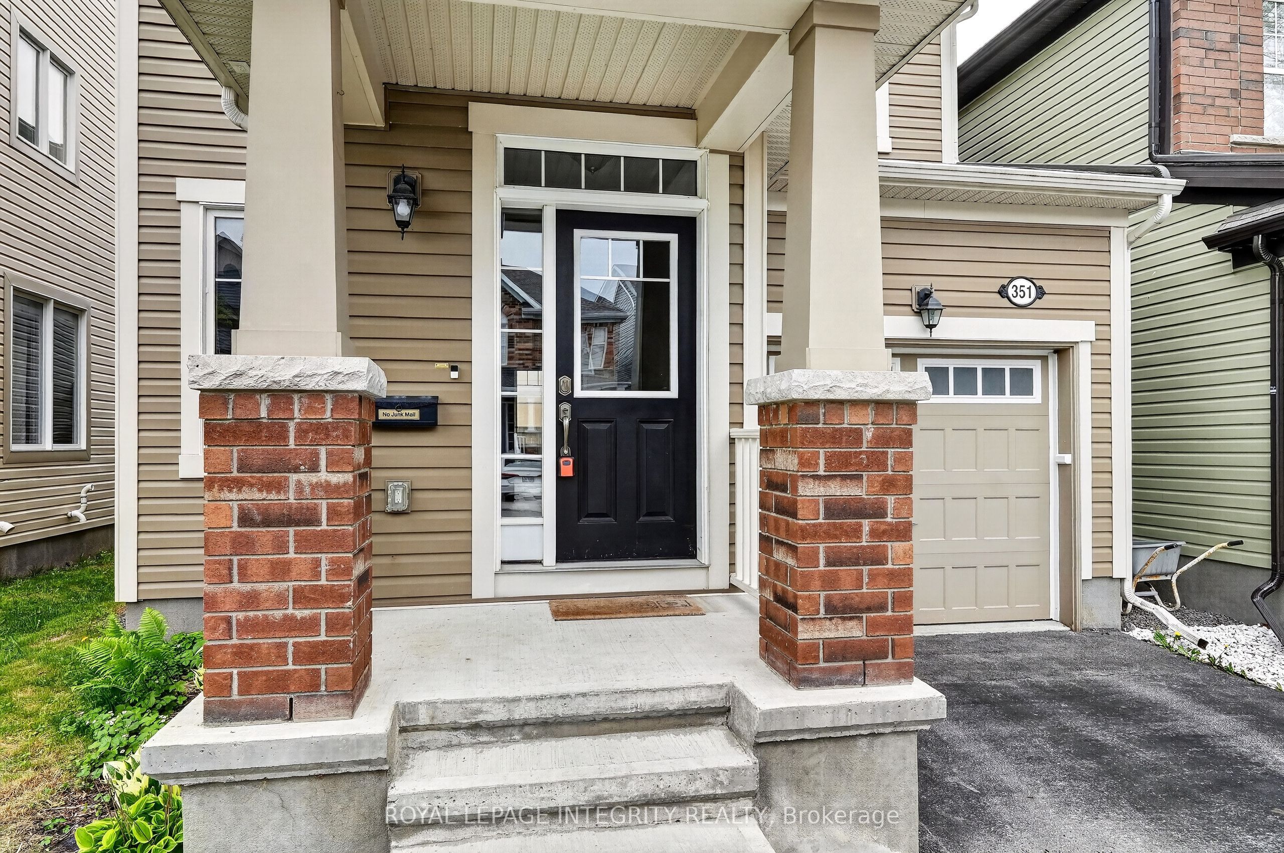 351 Gallantry Way Property Photo 2