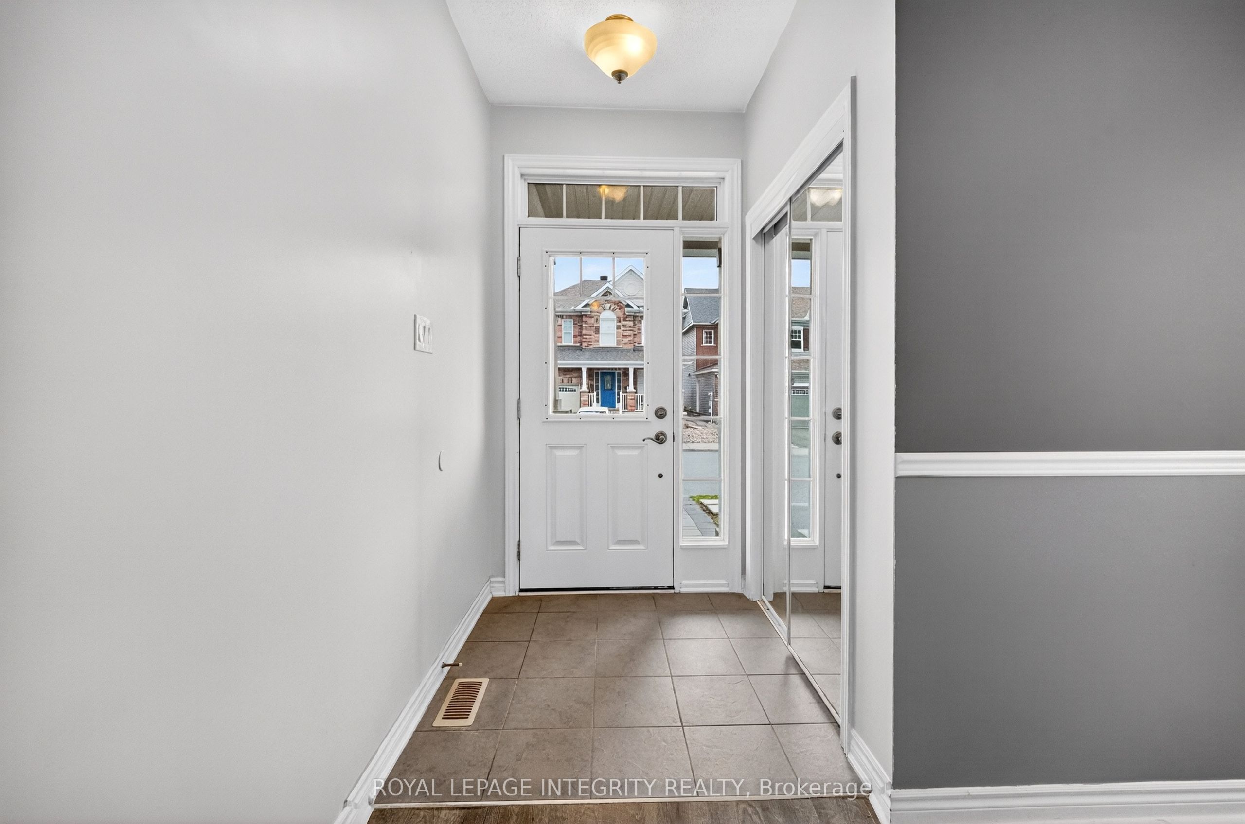 351 Gallantry Way Property Photo 3