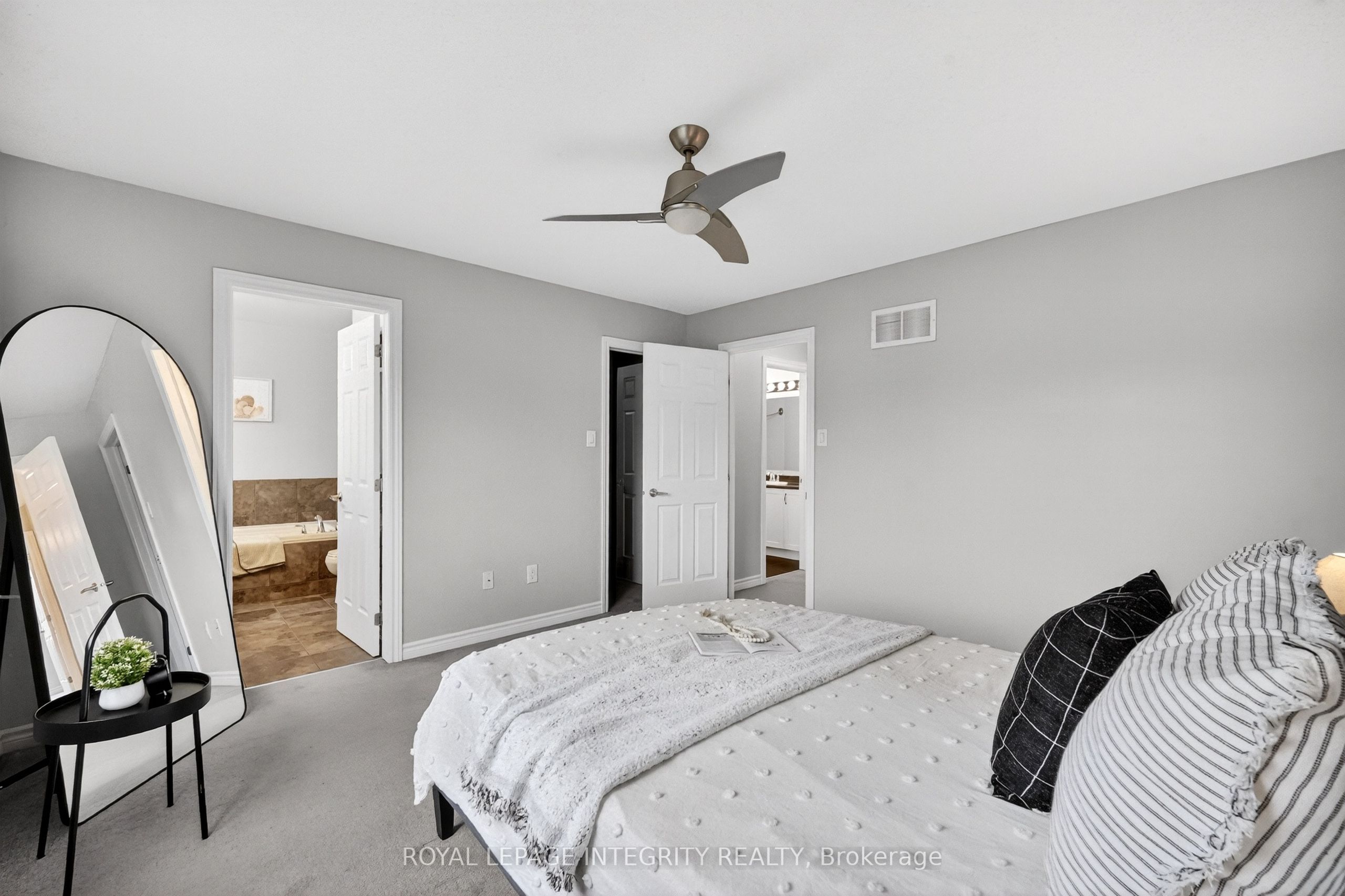 351 Gallantry Way Property Photo 20