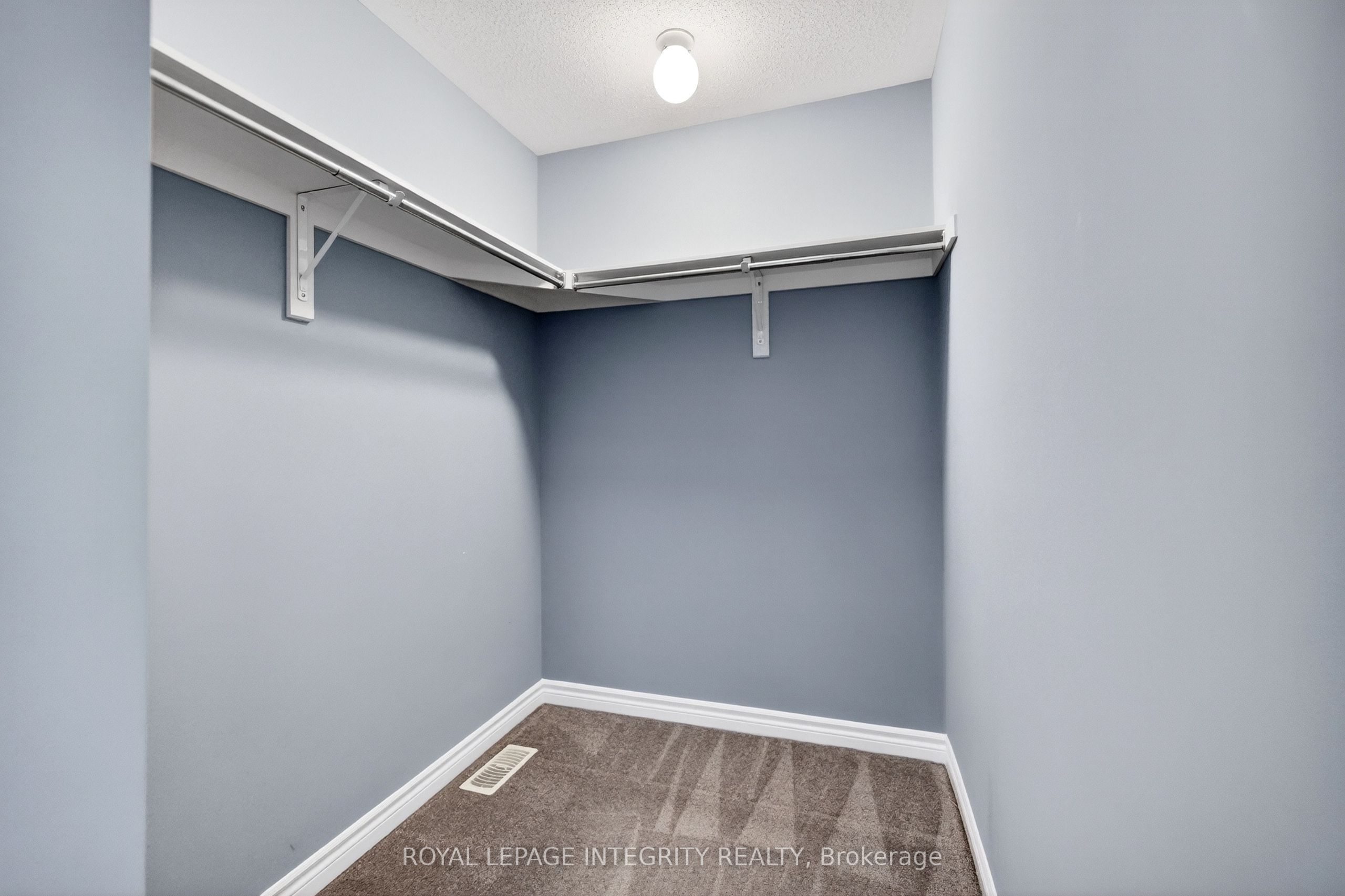 351 Gallantry Way Property Photo 23