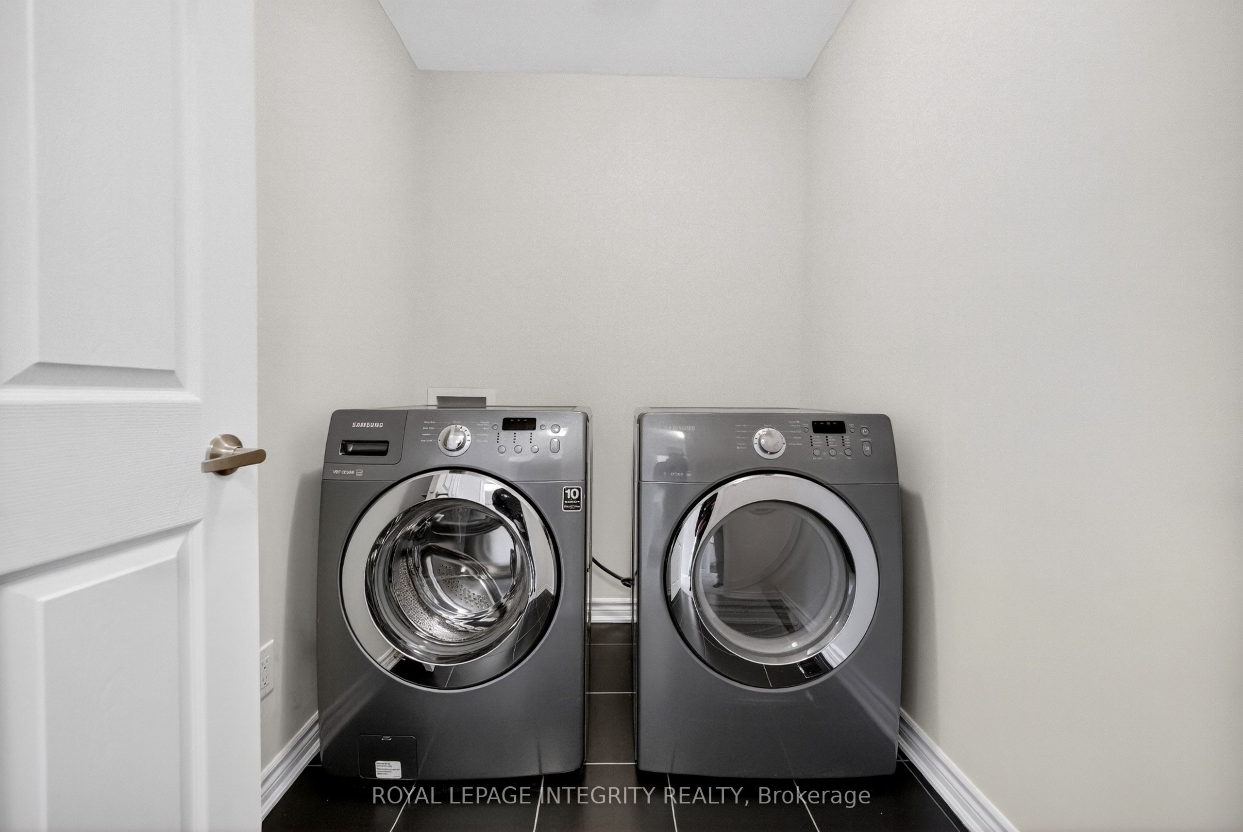 351 Gallantry Way Property Photo 30
