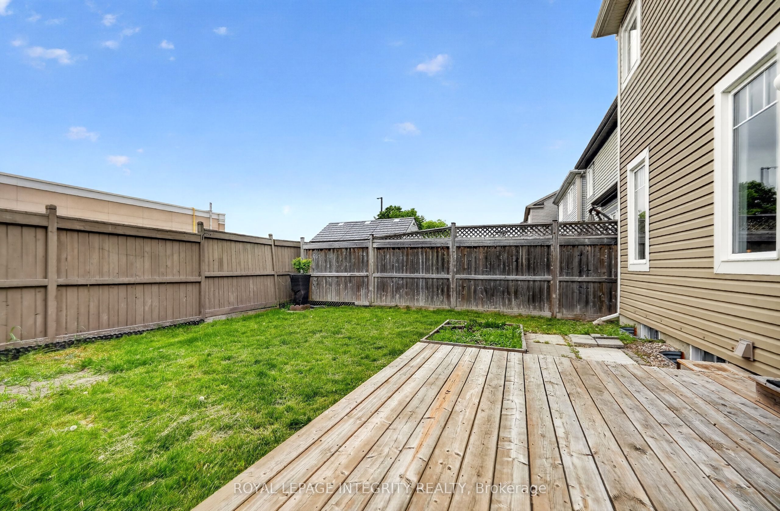 351 Gallantry Way Property Photo 34