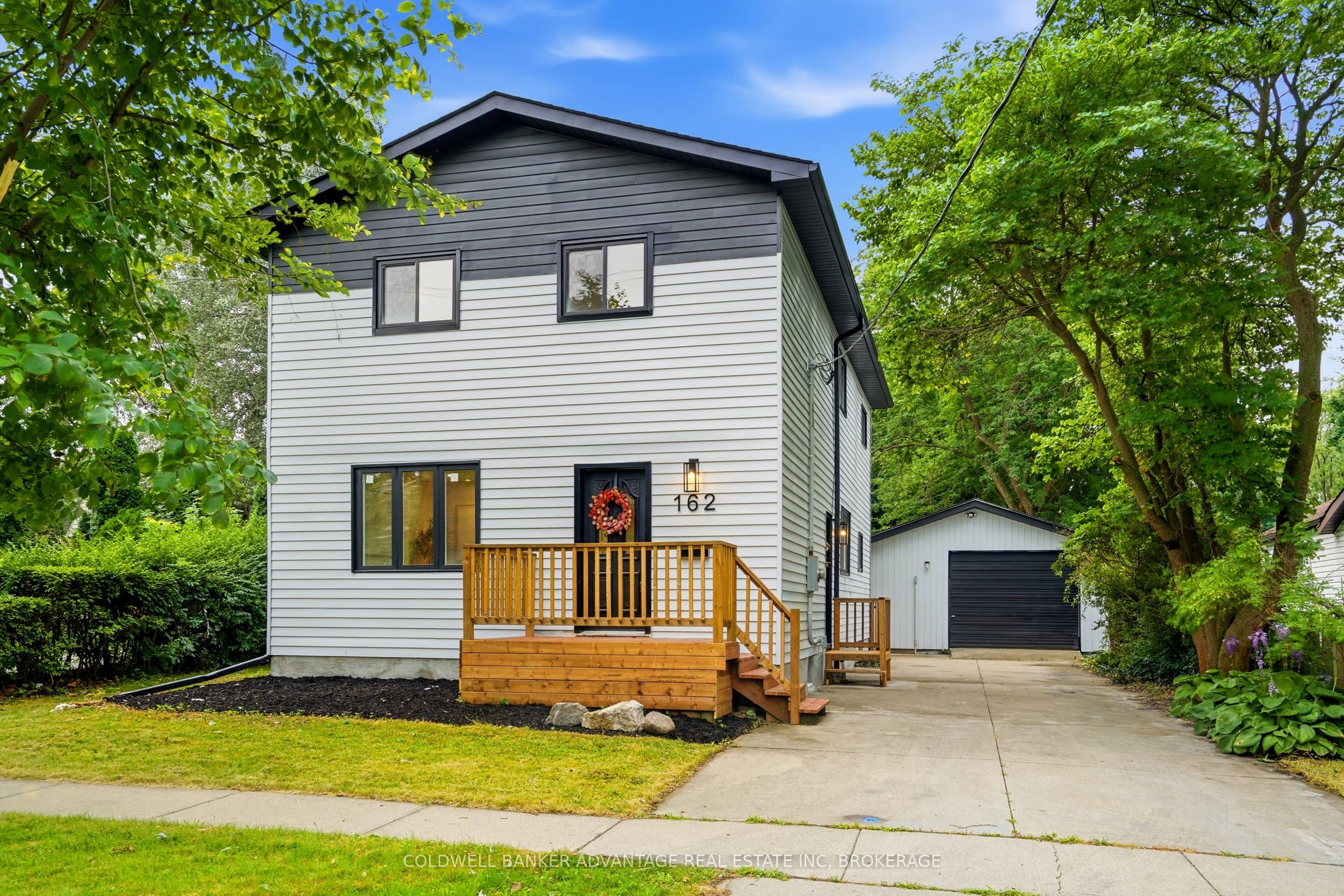 162 Dufferin Street E Property Photo 2