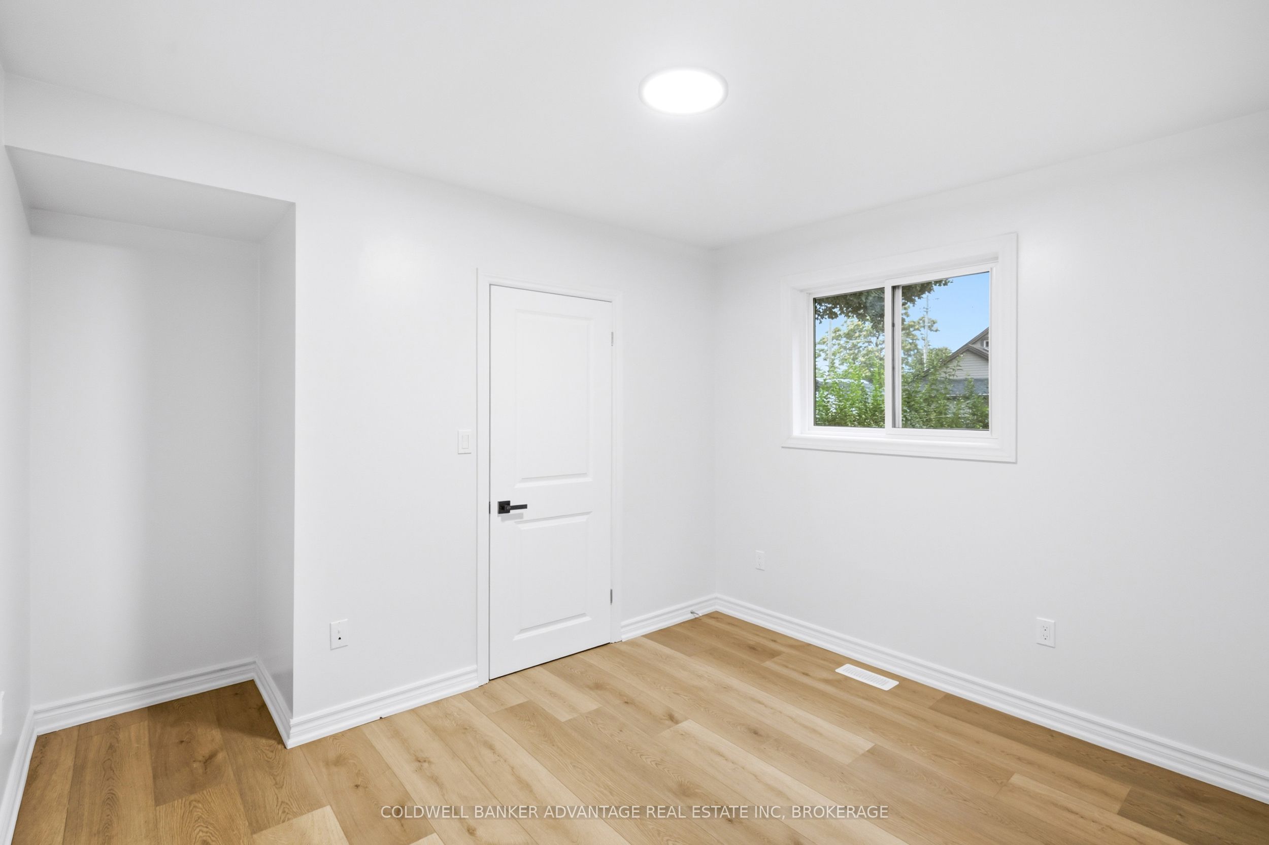 162 Dufferin Street E Property Photo 17