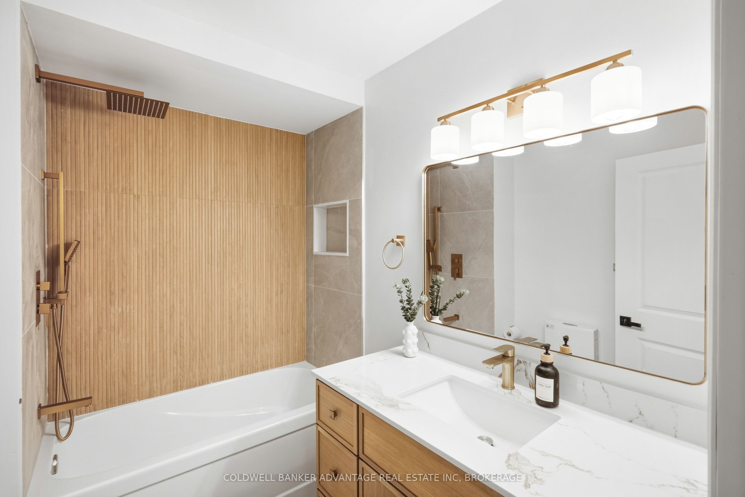162 Dufferin Street E Property Photo 26