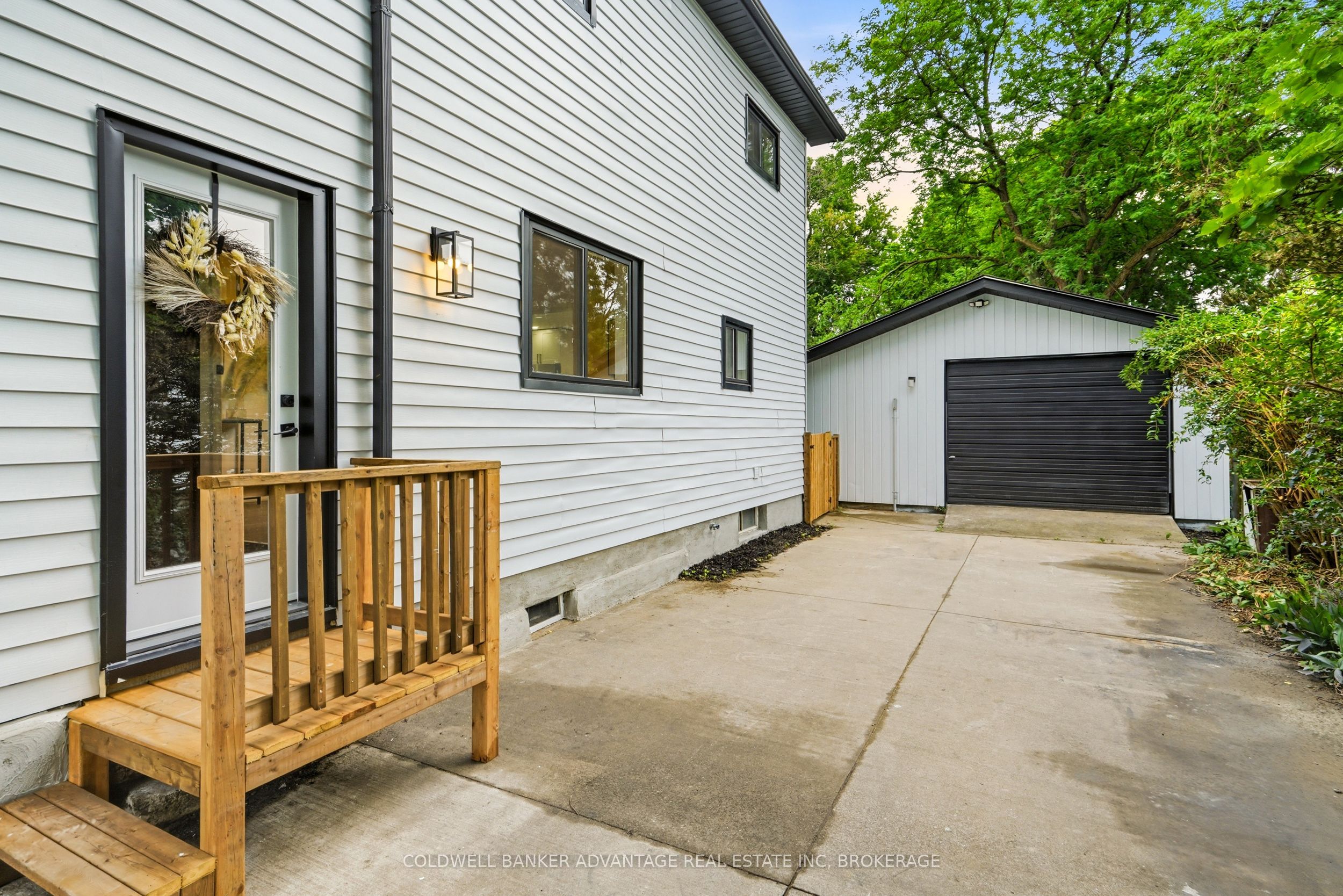 162 Dufferin Street E Property Photo 27