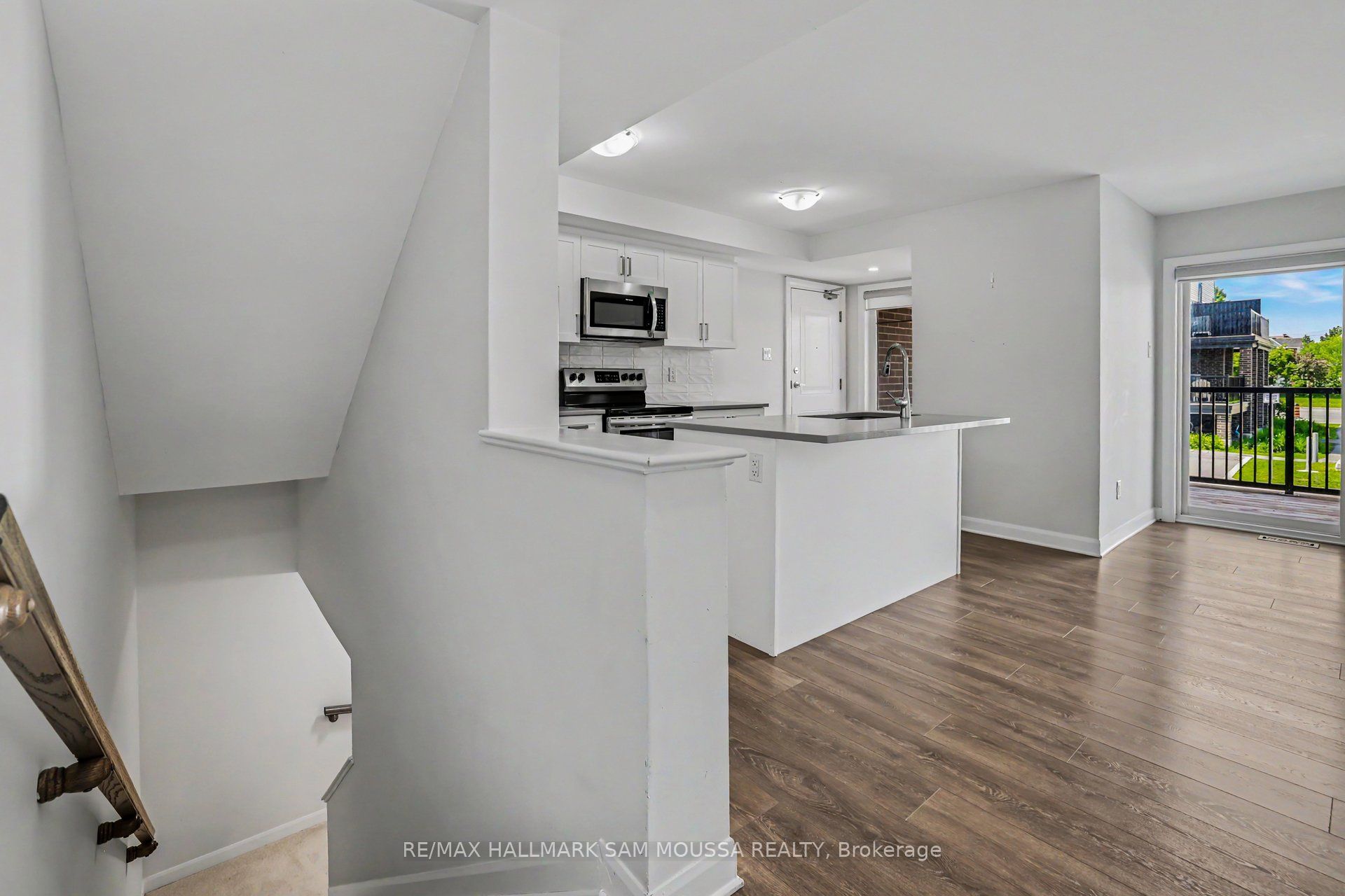 215 Eldorado Private A Property Photo 6