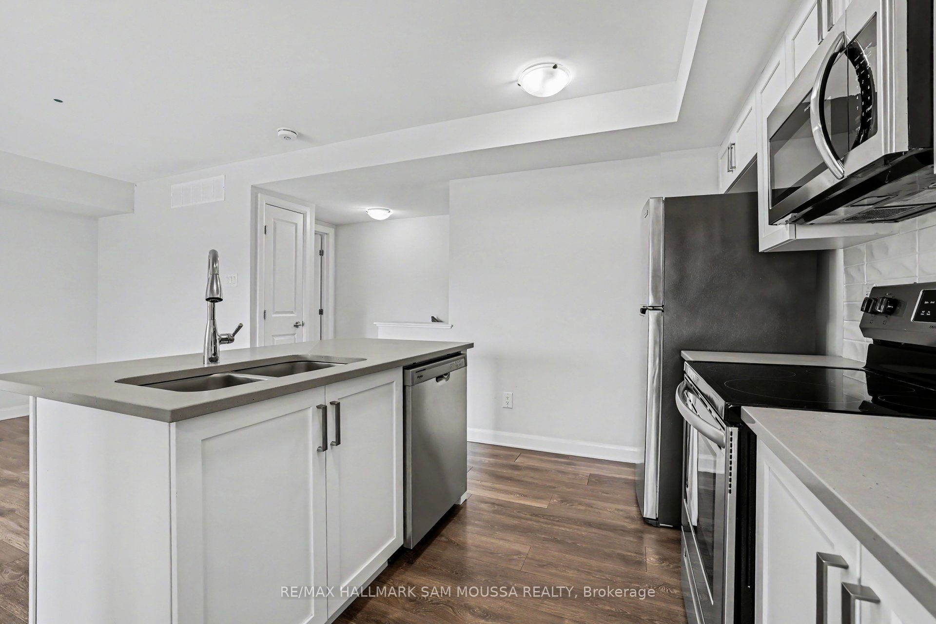 215 Eldorado Private A Property Photo 20