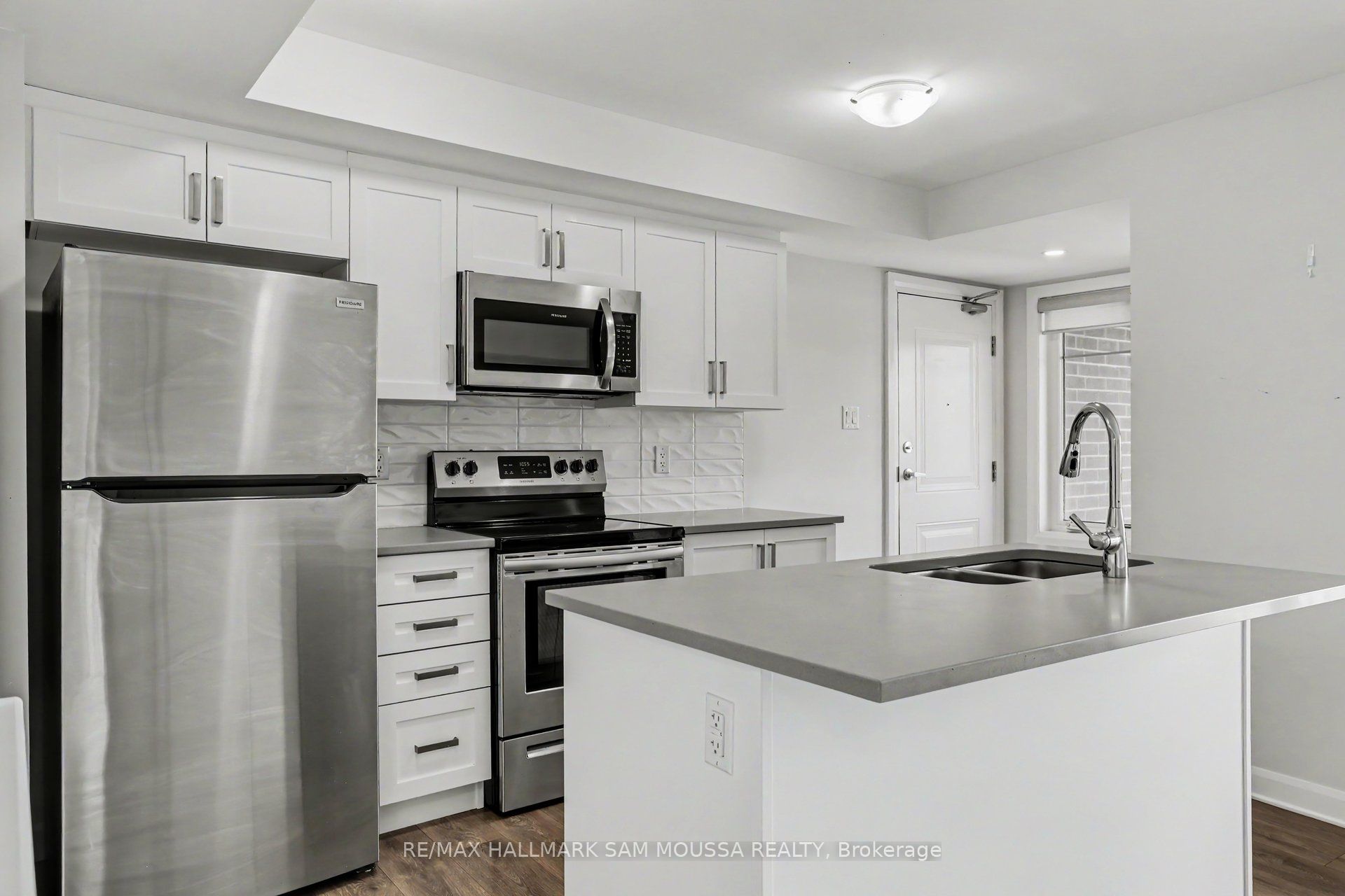 215 Eldorado Private A Property Photo 21