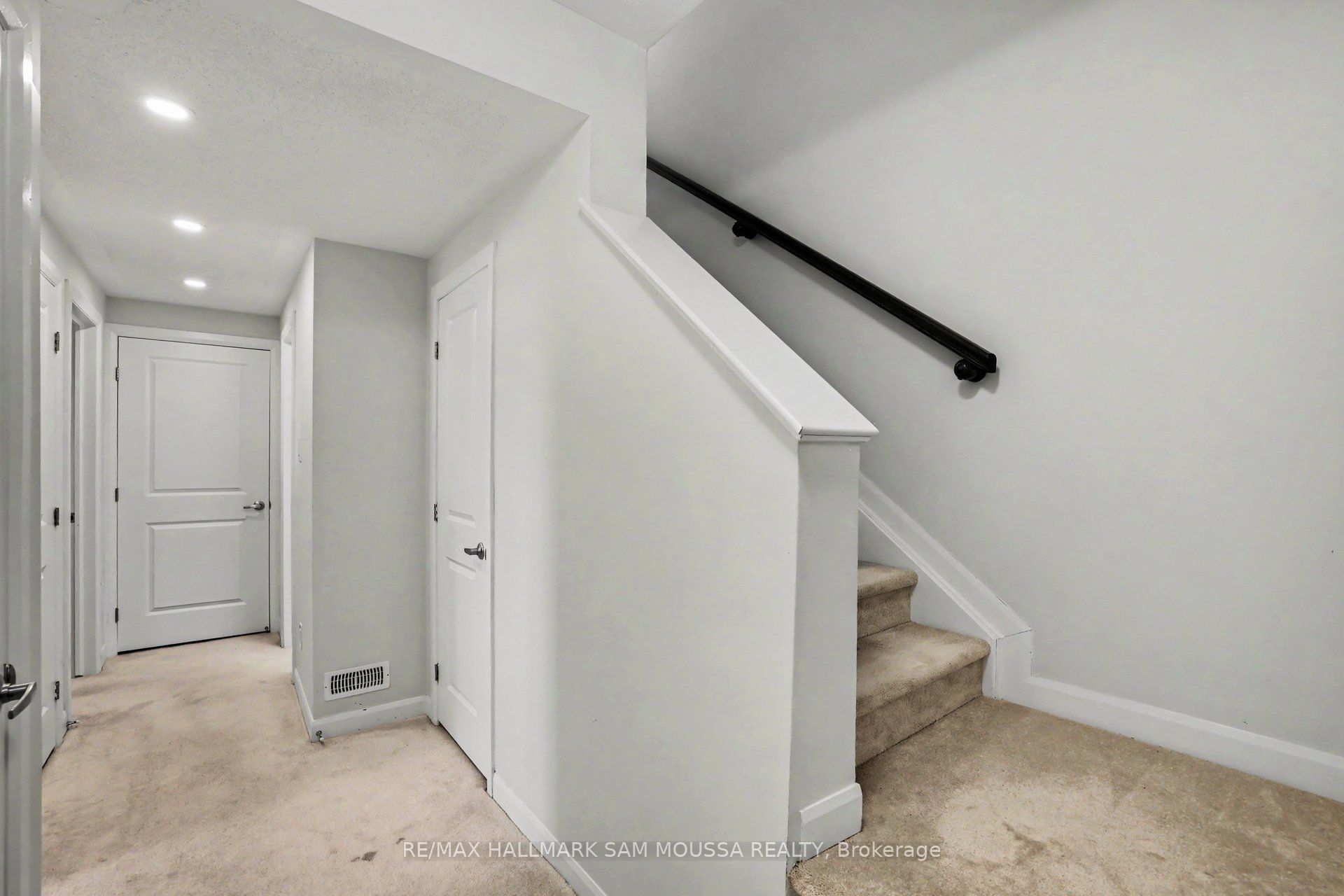 215 Eldorado Private A Property Photo 24