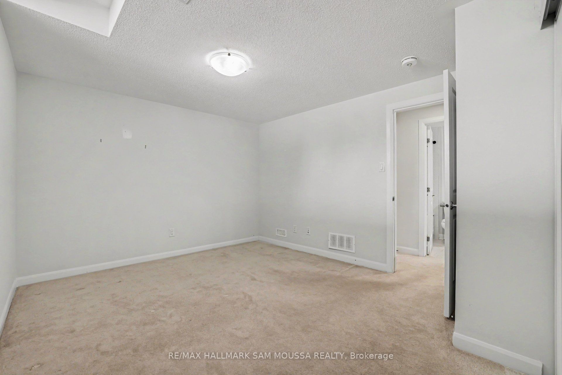 215 Eldorado Private A Property Photo 27
