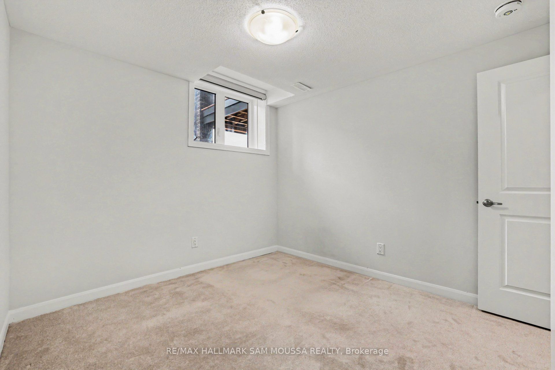 215 Eldorado Private A Property Photo 32