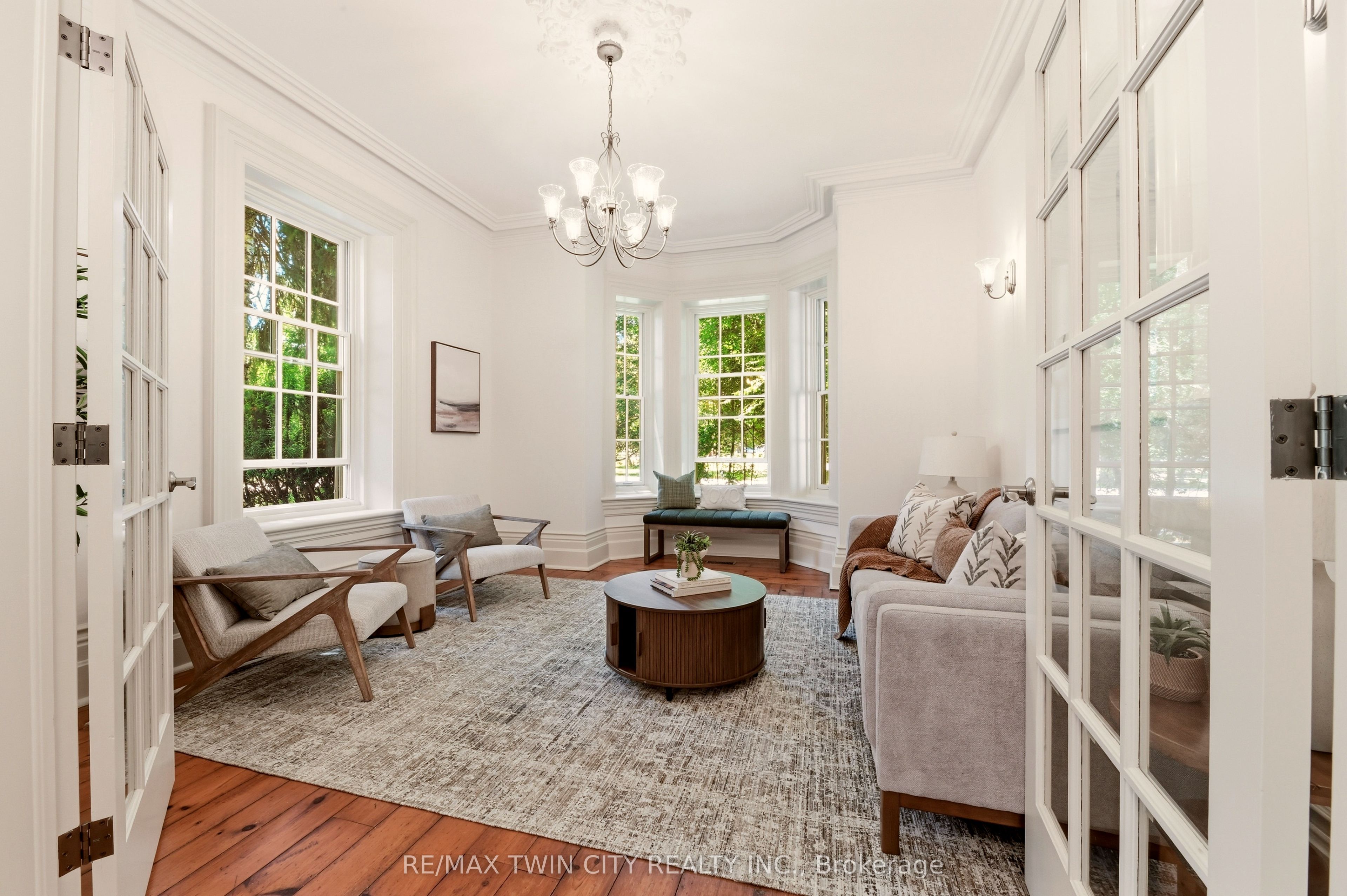 25 Dunbar Street Property Photo 6