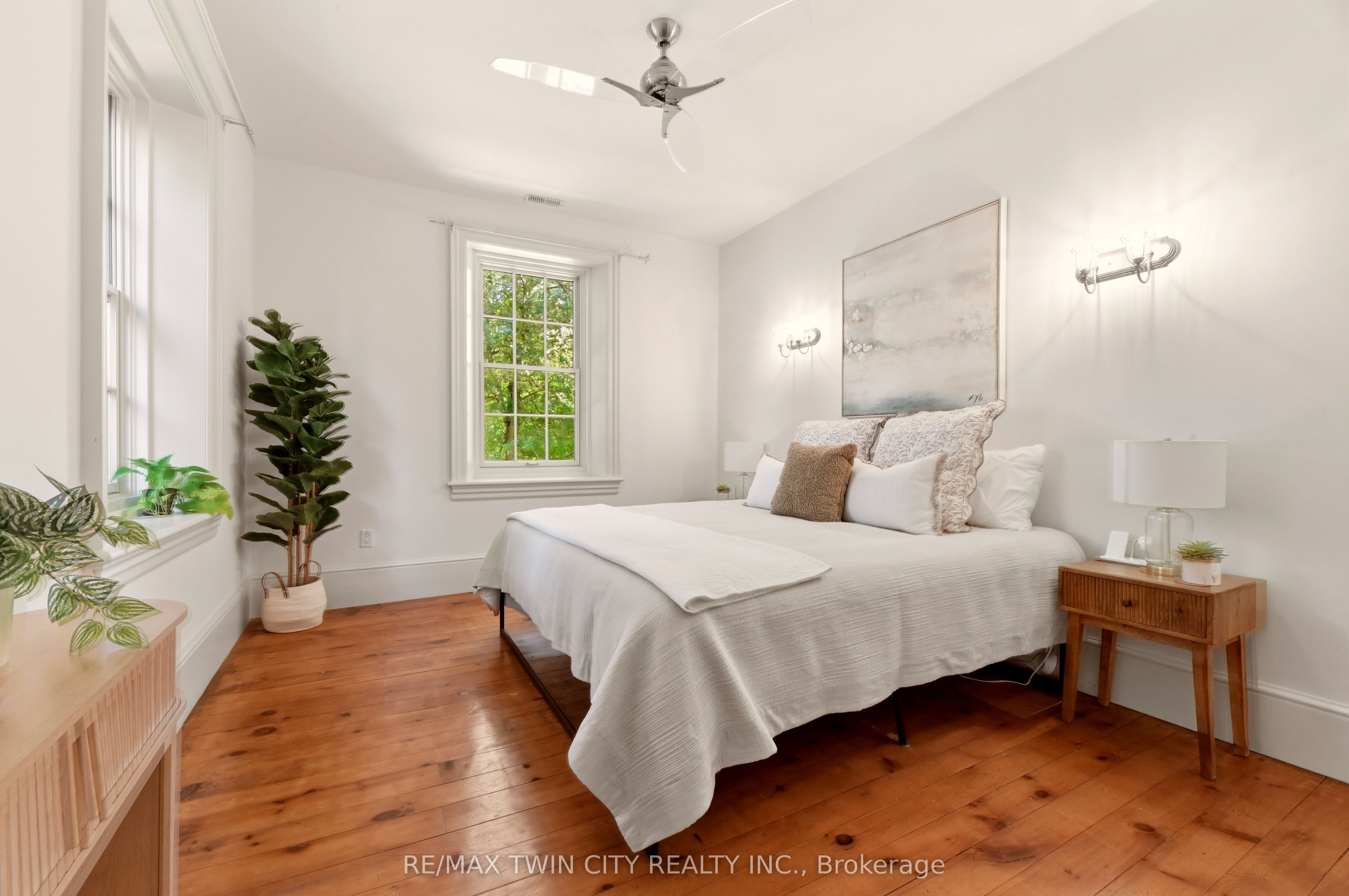 25 Dunbar Street Property Photo 33