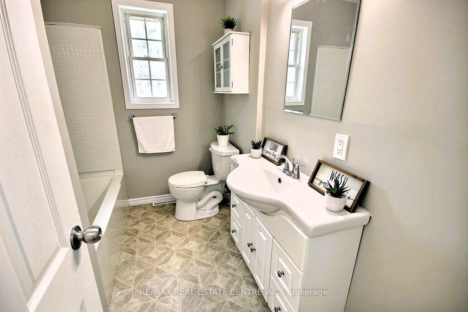 485 Broadway Street Property Photo 8
