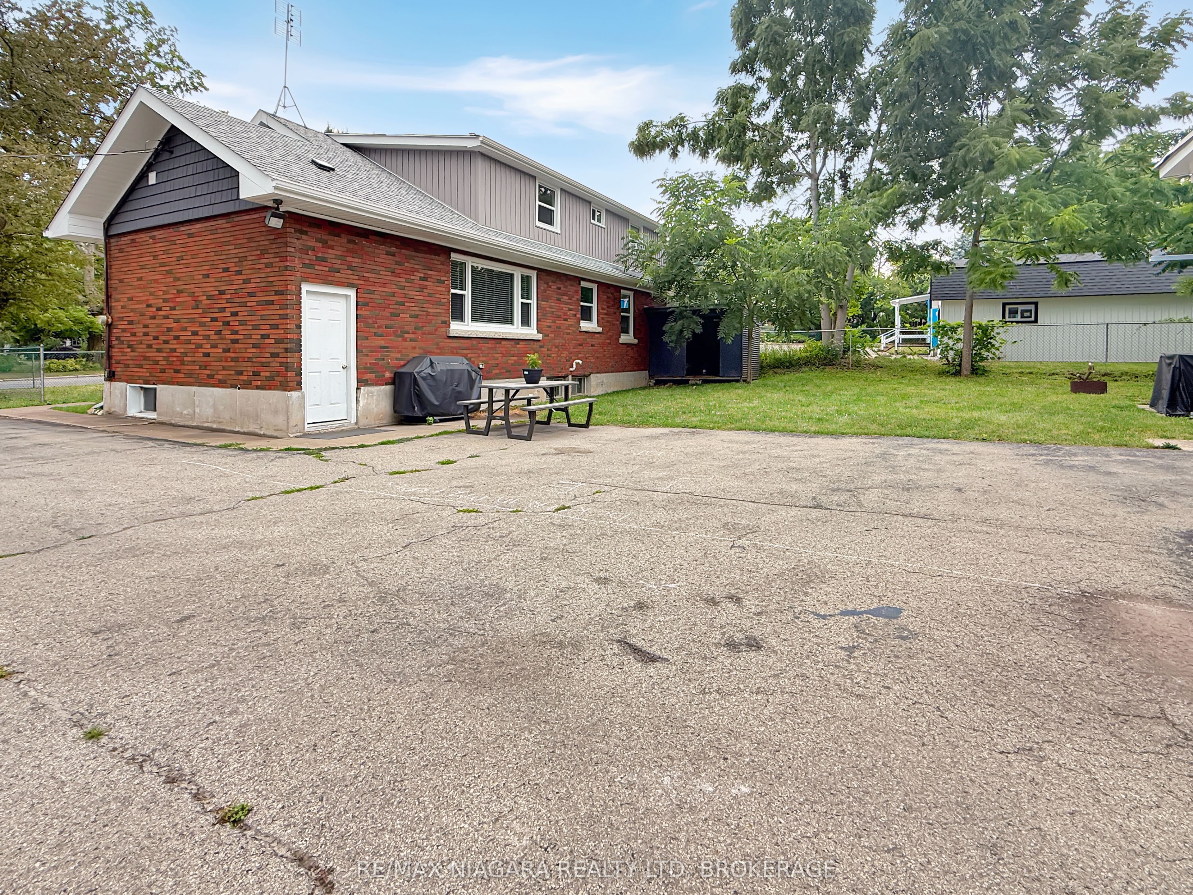 222 Ridgeway Road Property Photo 28