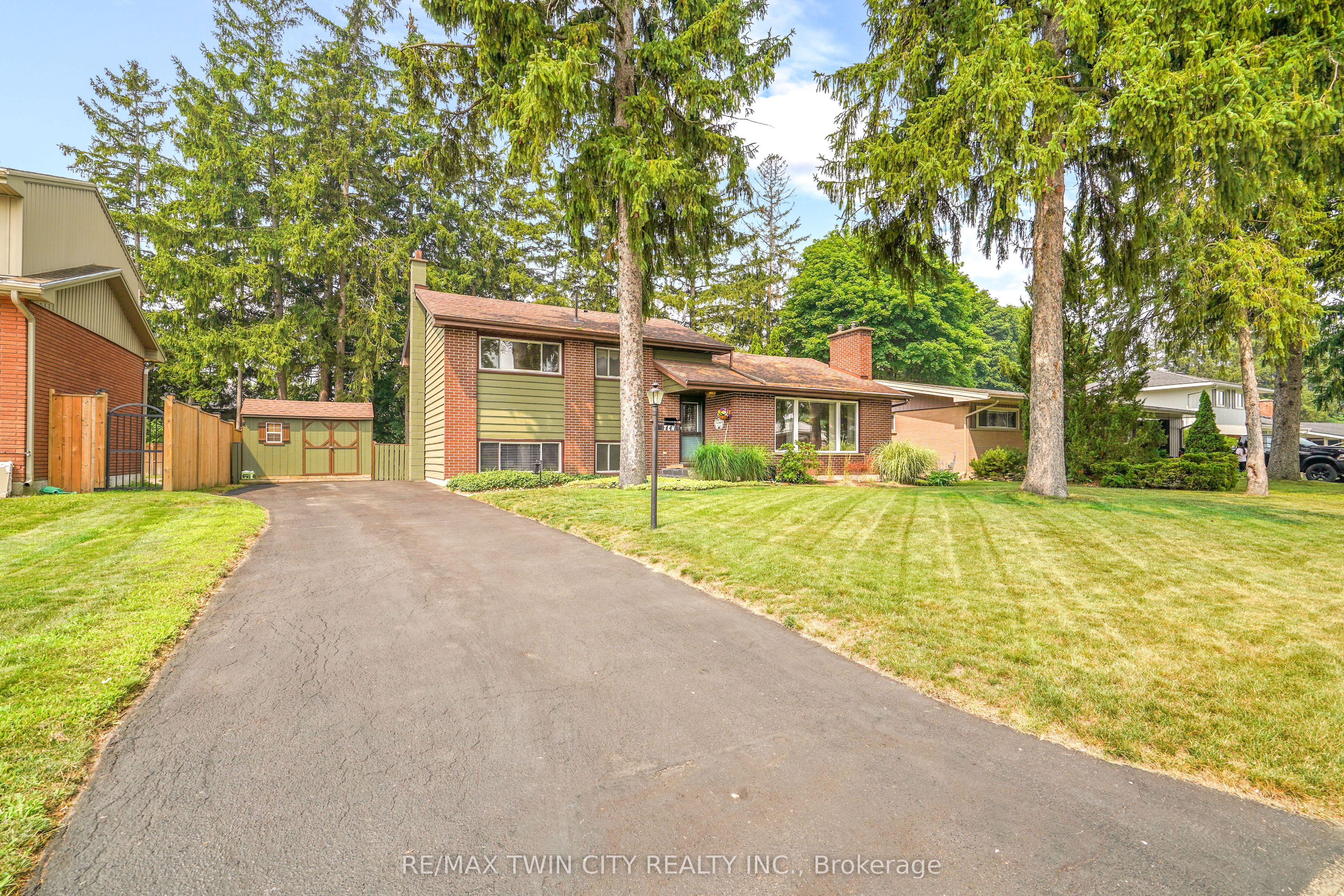 10 Brier Crescent Property Photo 1