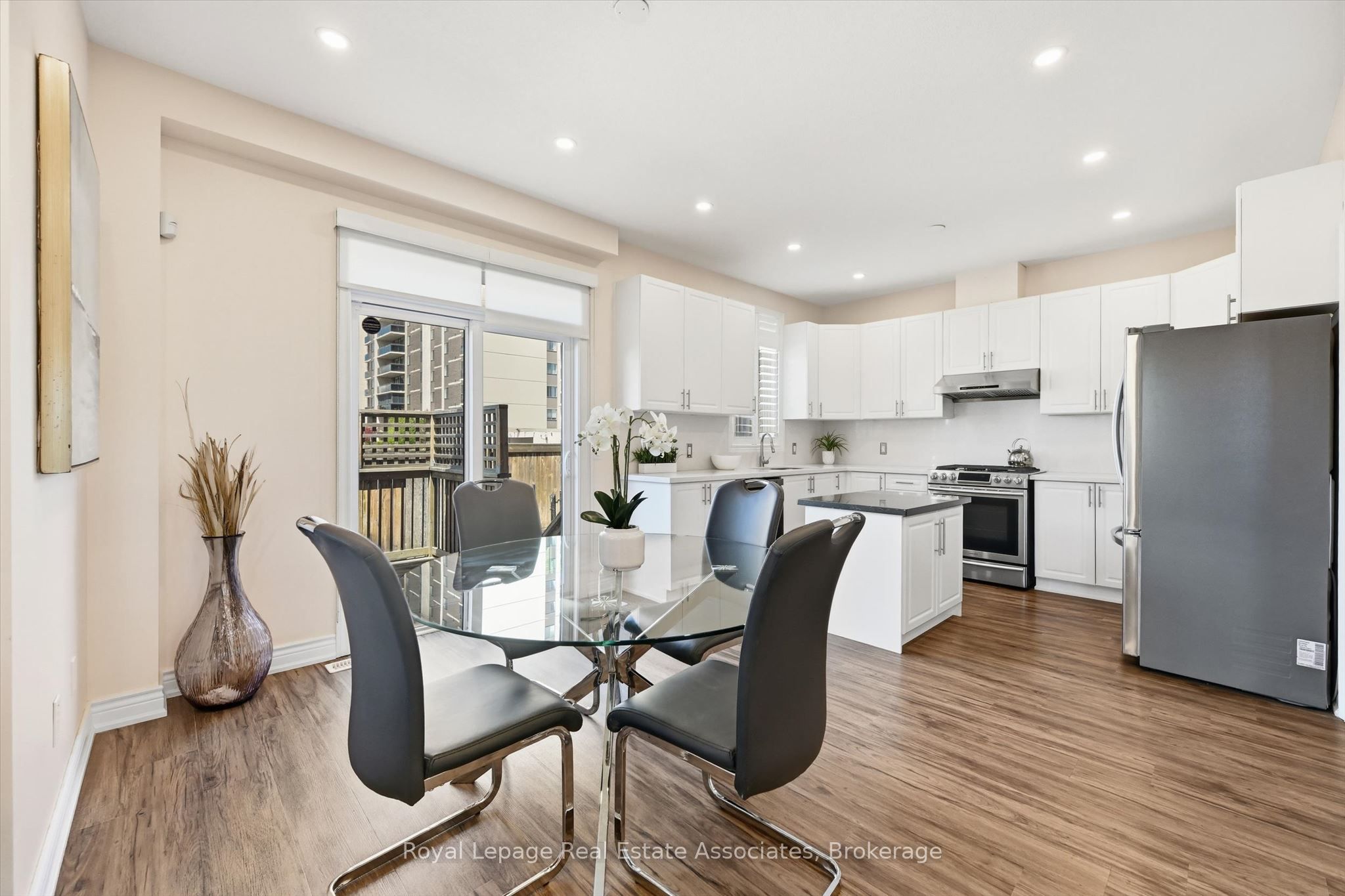 1 Southshore Crescent Property Photo 6