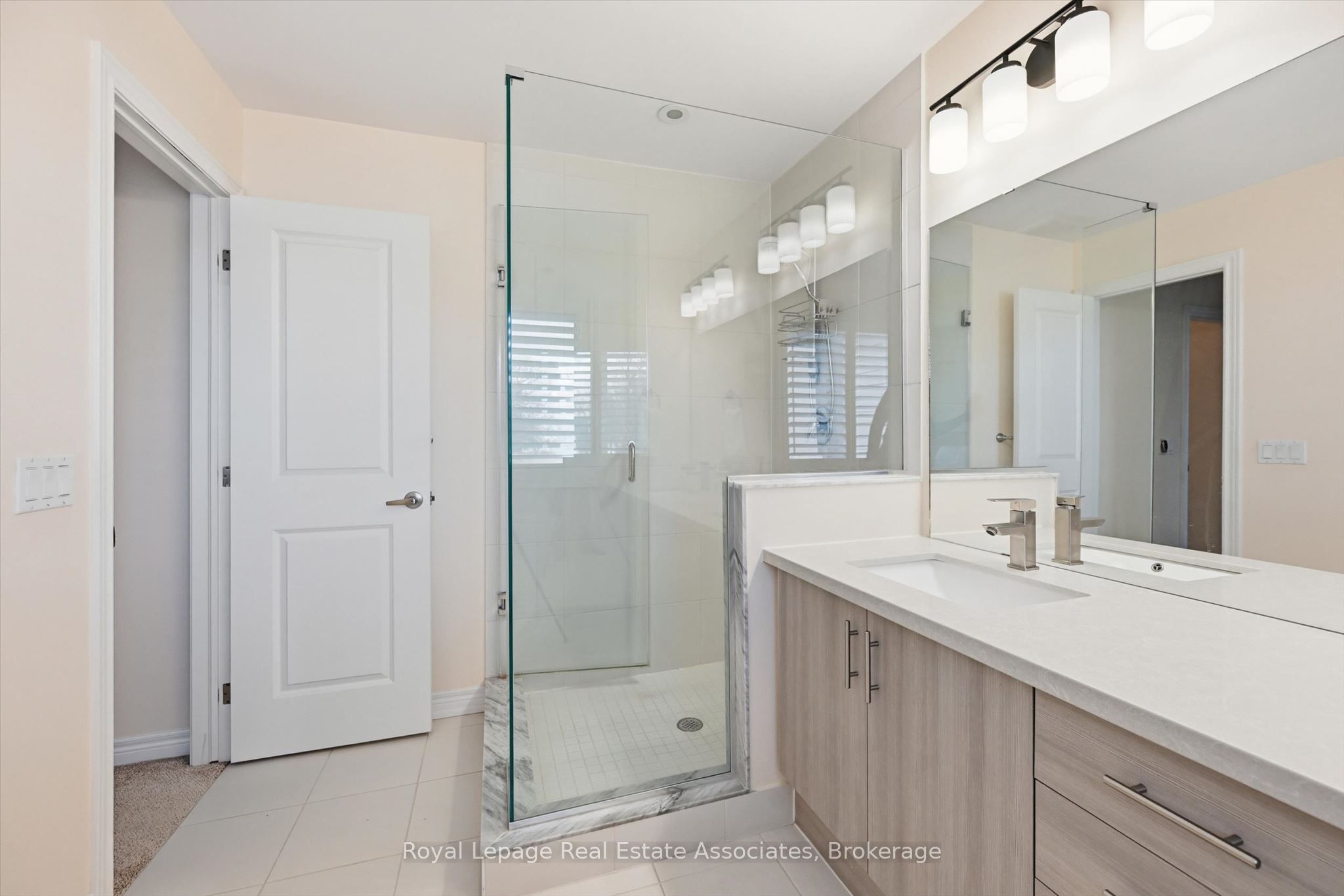 1 Southshore Crescent Property Photo 20