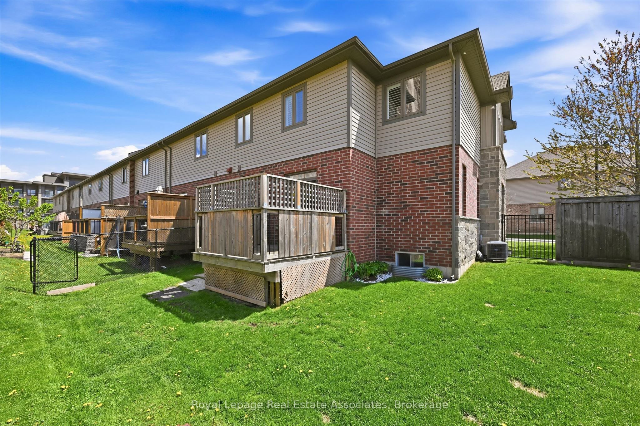 1 Southshore Crescent Property Photo 28