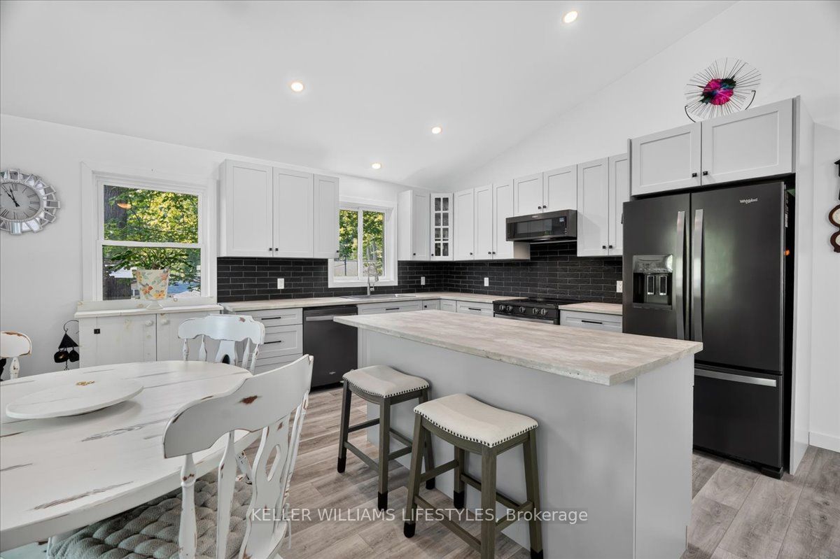 9904 Lake Road Property Photo 17