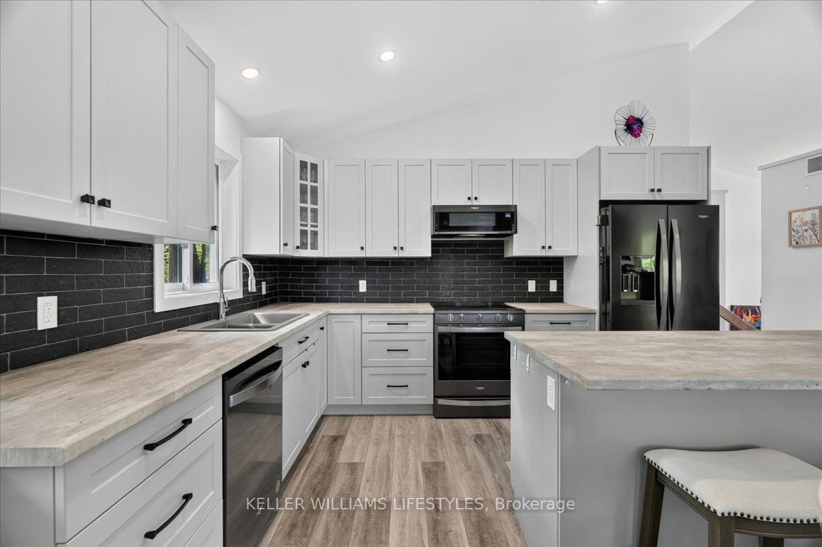 9904 Lake Road Property Photo 18