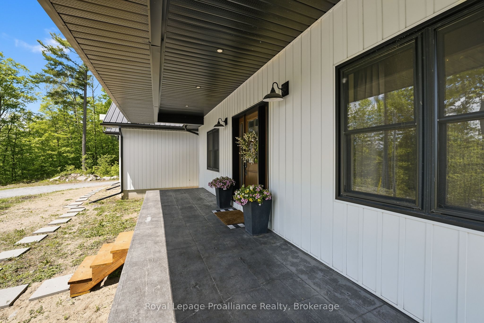 293 Douglas Road Property Photo 6