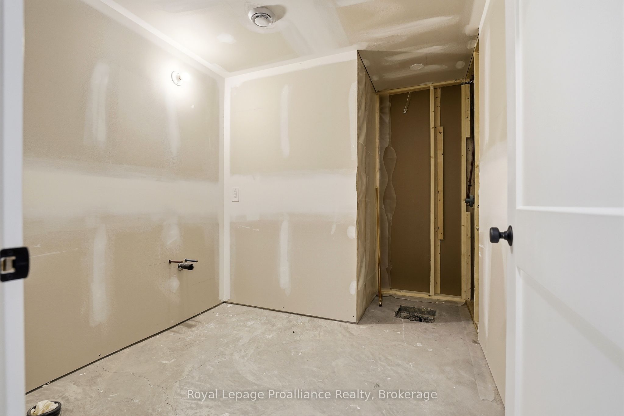 293 Douglas Road Property Photo 36