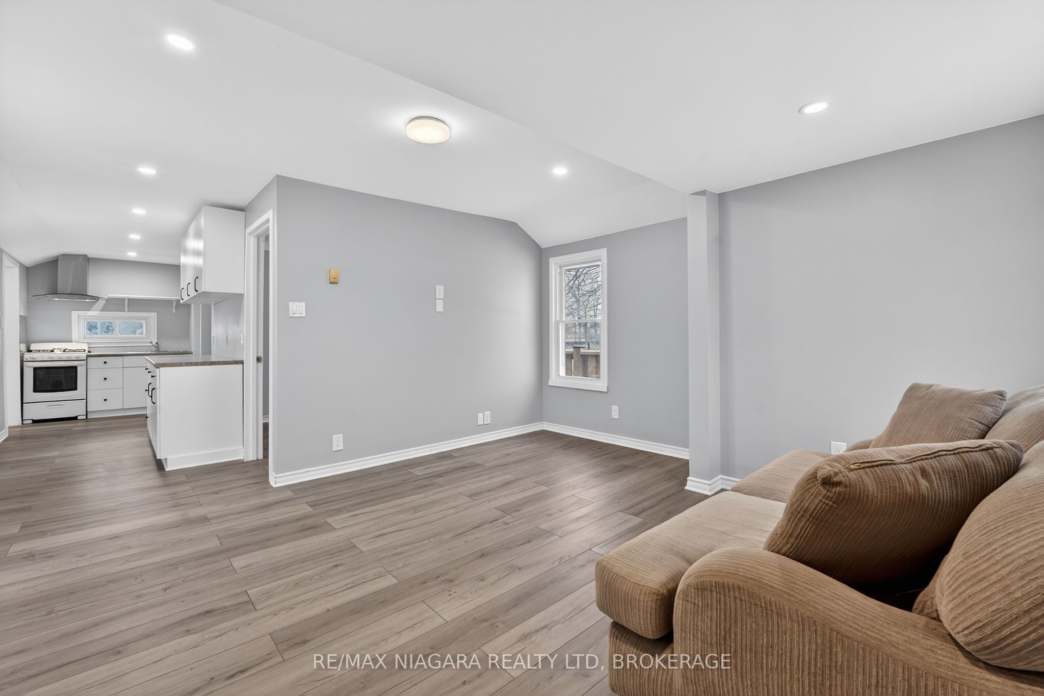 40 Longtent Avenue Property Photo 3