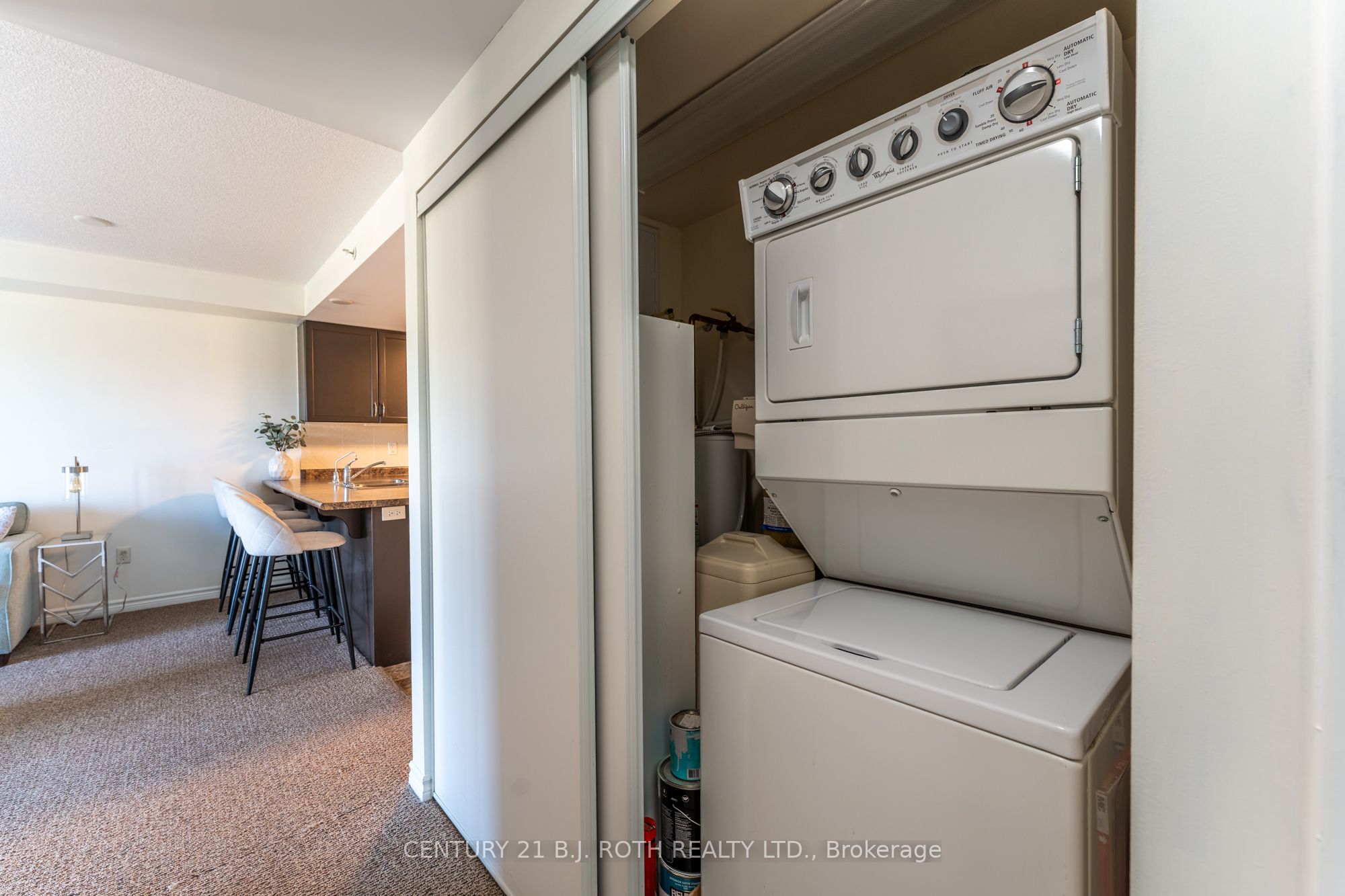 67 Kingsbury Square 403 Property Photo 15