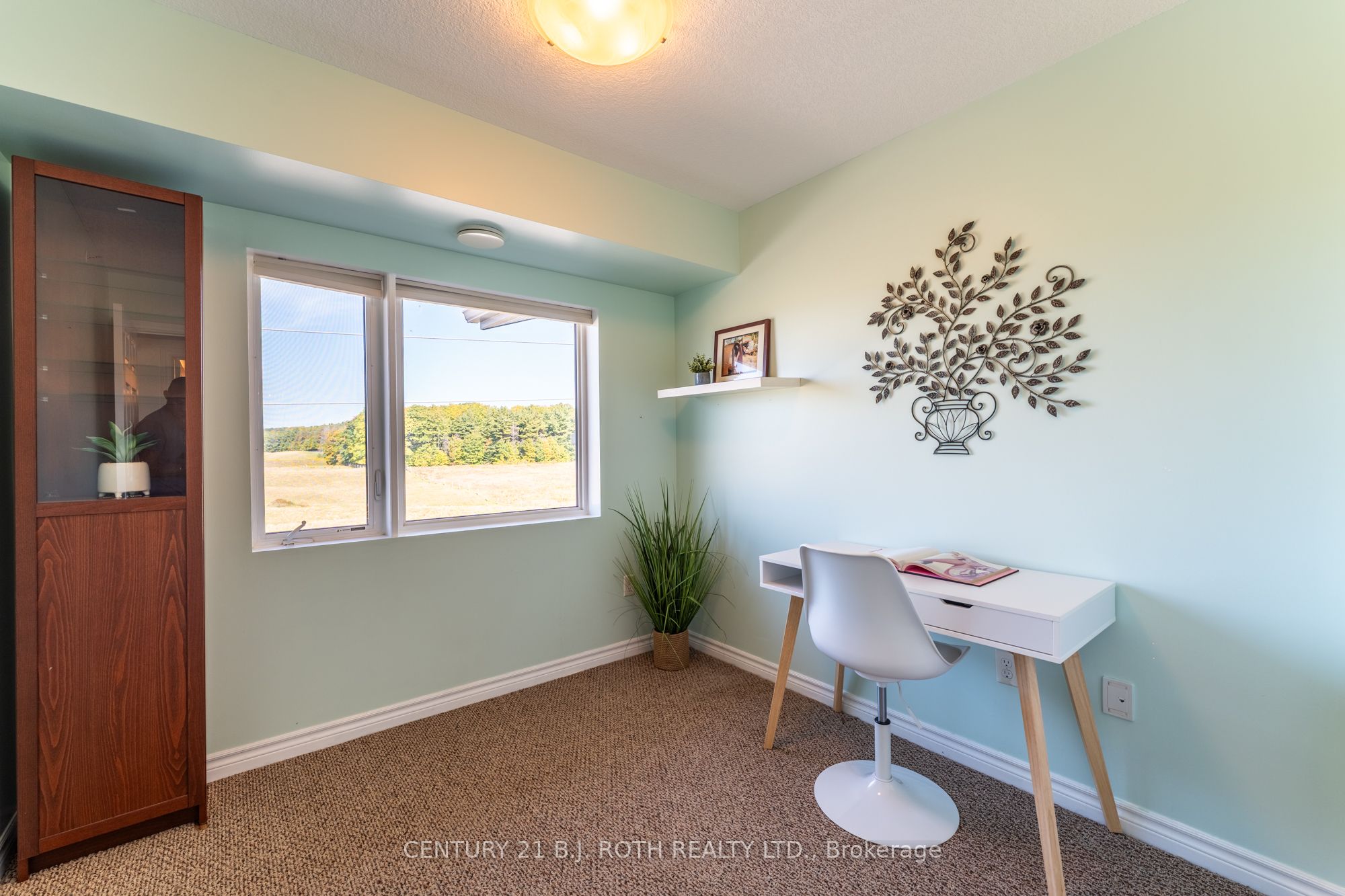 67 Kingsbury Square 403 Property Photo 17