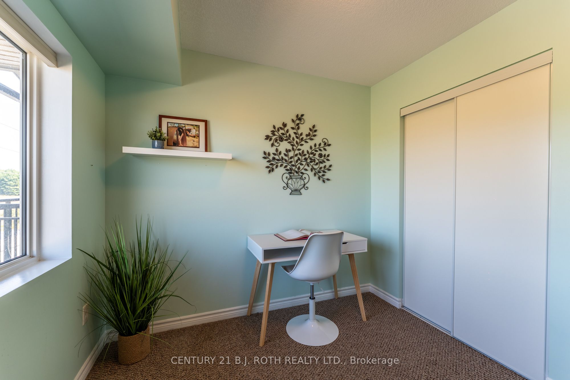 67 Kingsbury Square 403 Property Photo 18