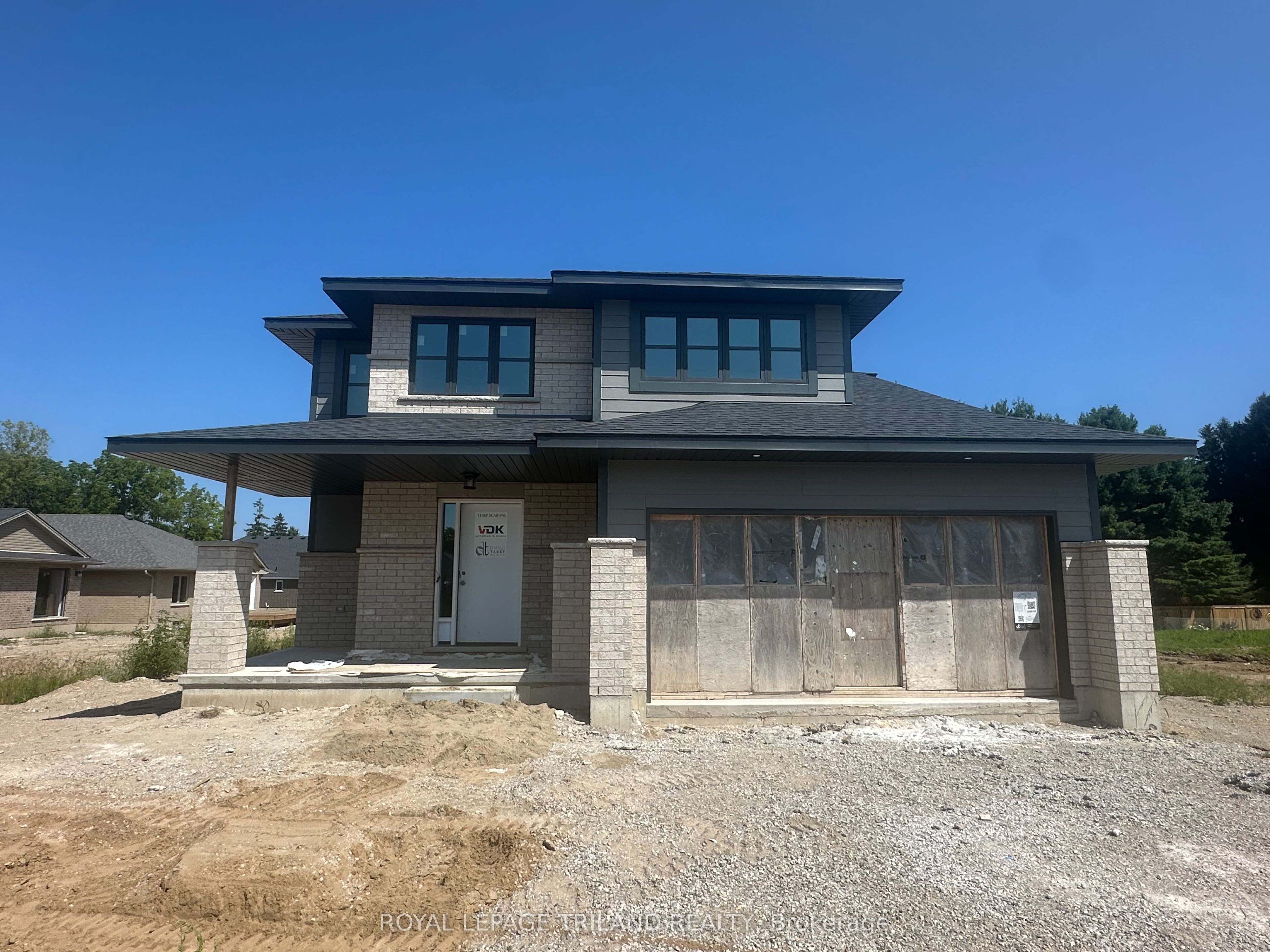 18 Hawks Gate Property Photo 2