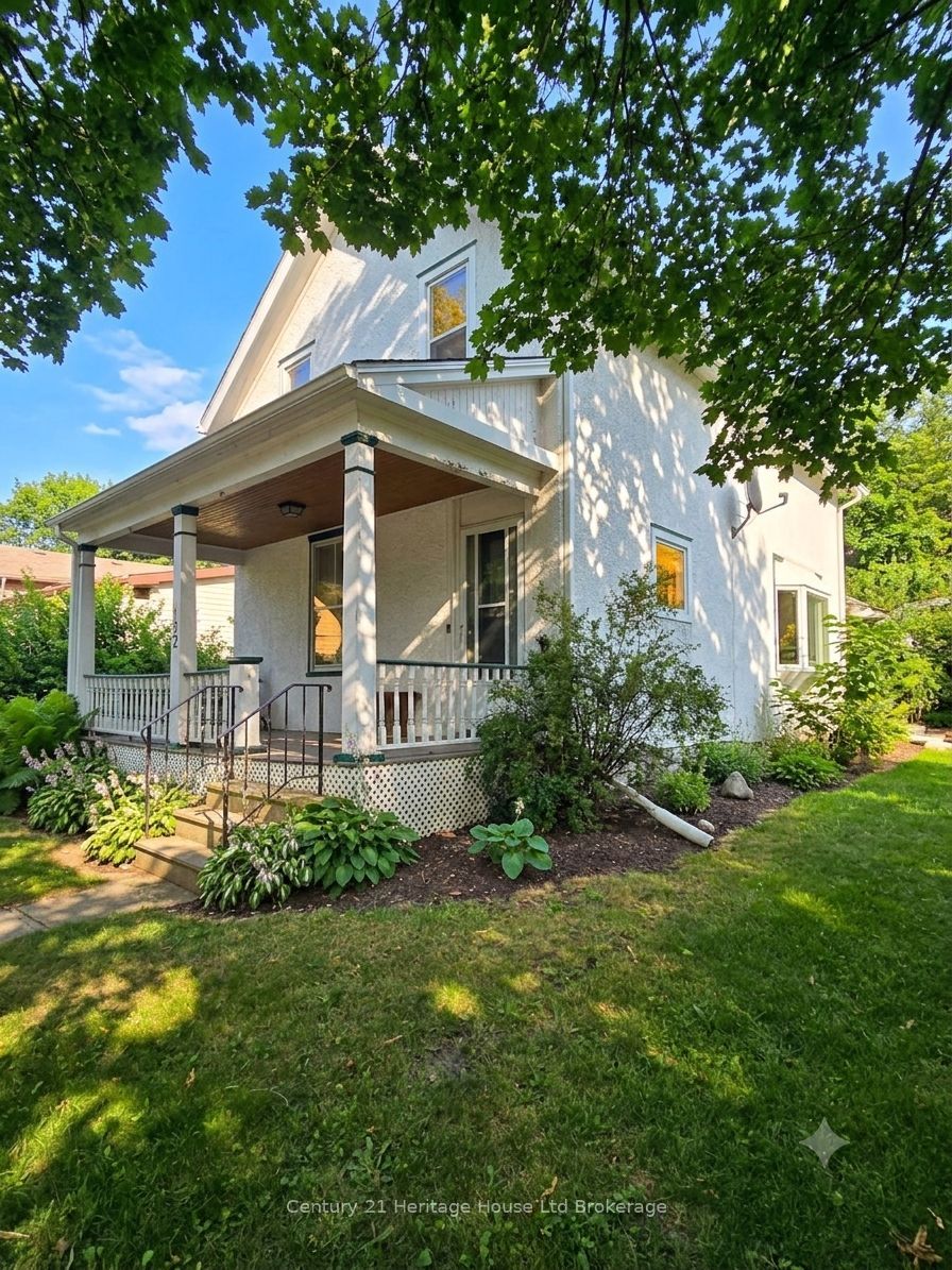 152 Charles Street E Property Photo 2