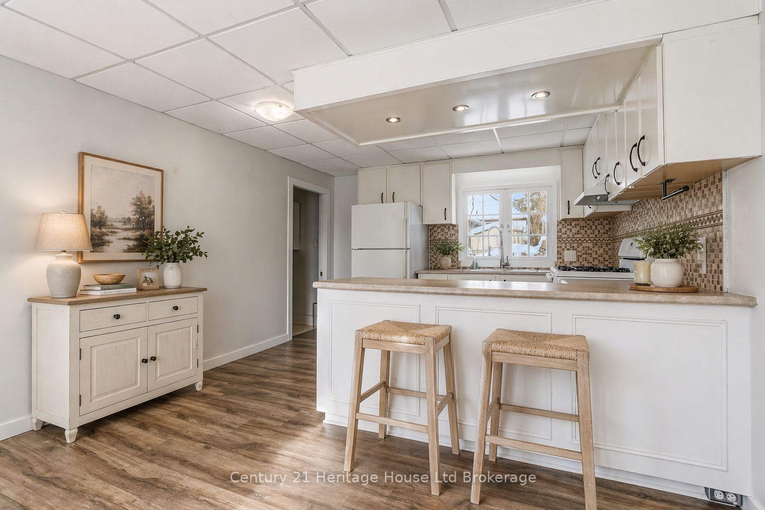 152 Charles Street E Property Photo 12
