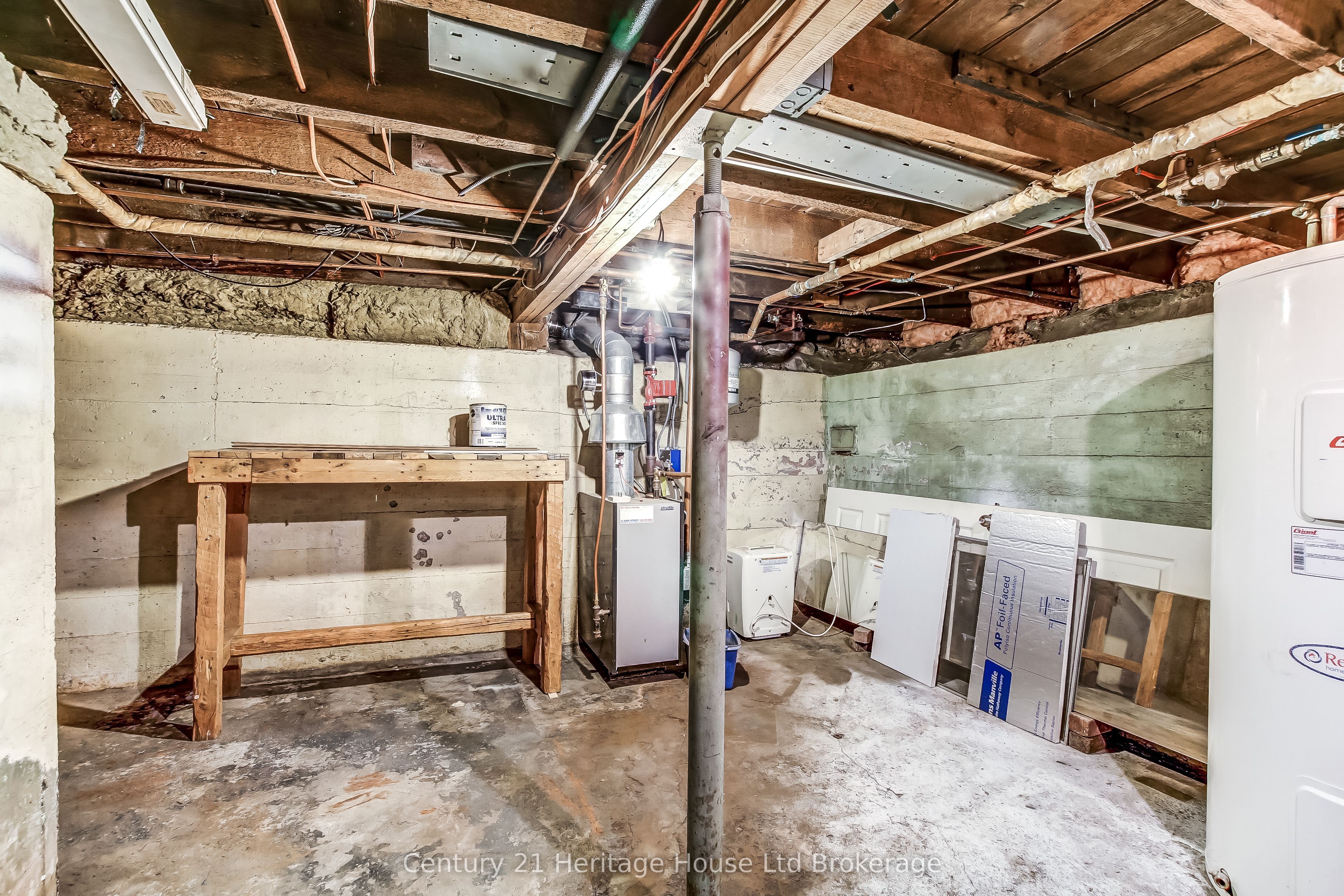 152 Charles Street E Property Photo 25