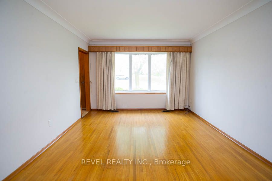 120 Henry Street Property Photo 4