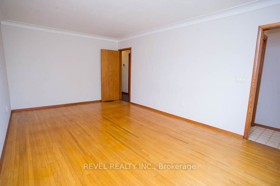 120 Henry Street Property Photo 5