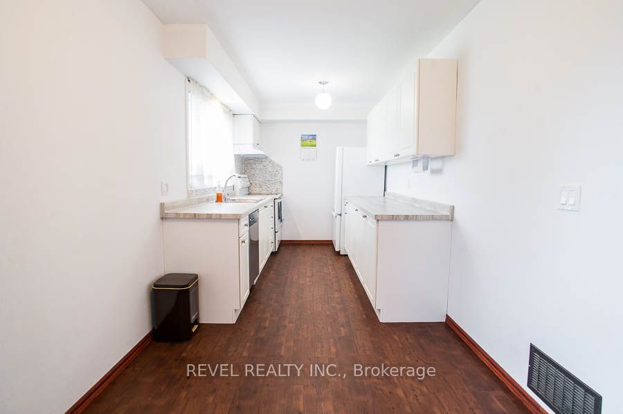 120 Henry Street Property Photo 6