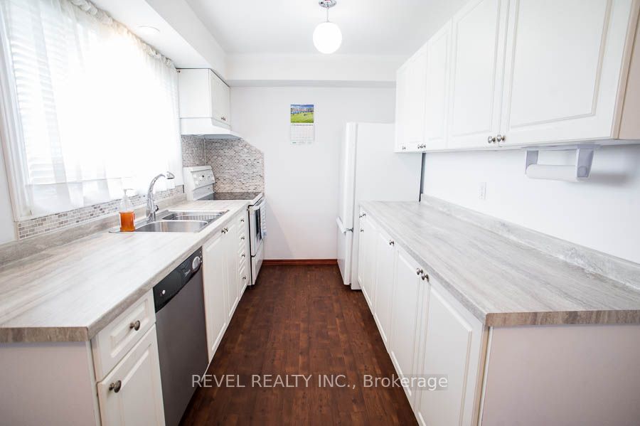 120 Henry Street Property Photo 7