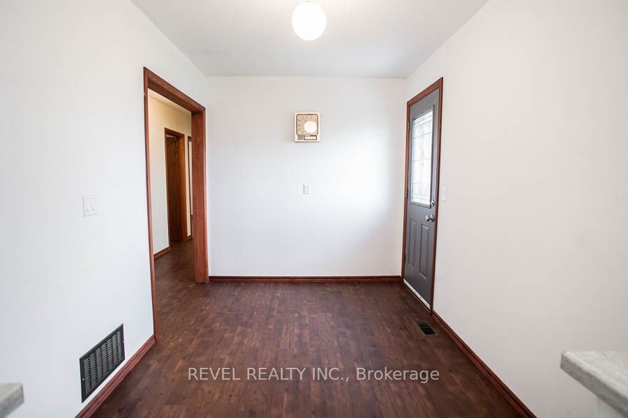 120 Henry Street Property Photo 8