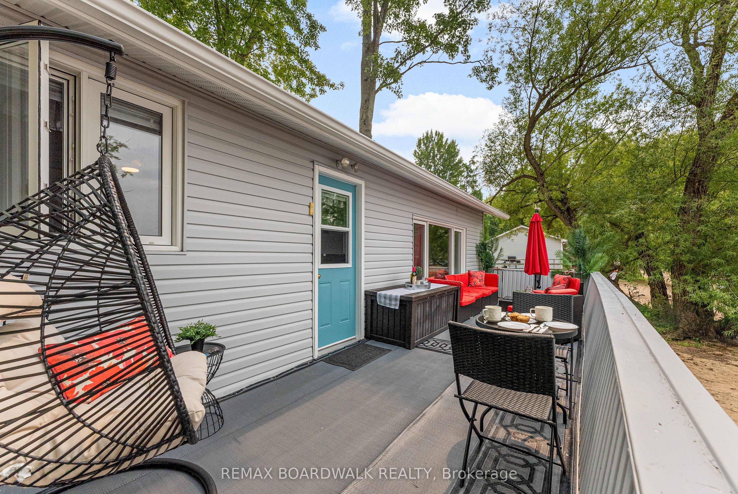 391 Leavoy Lane Property Photo 17