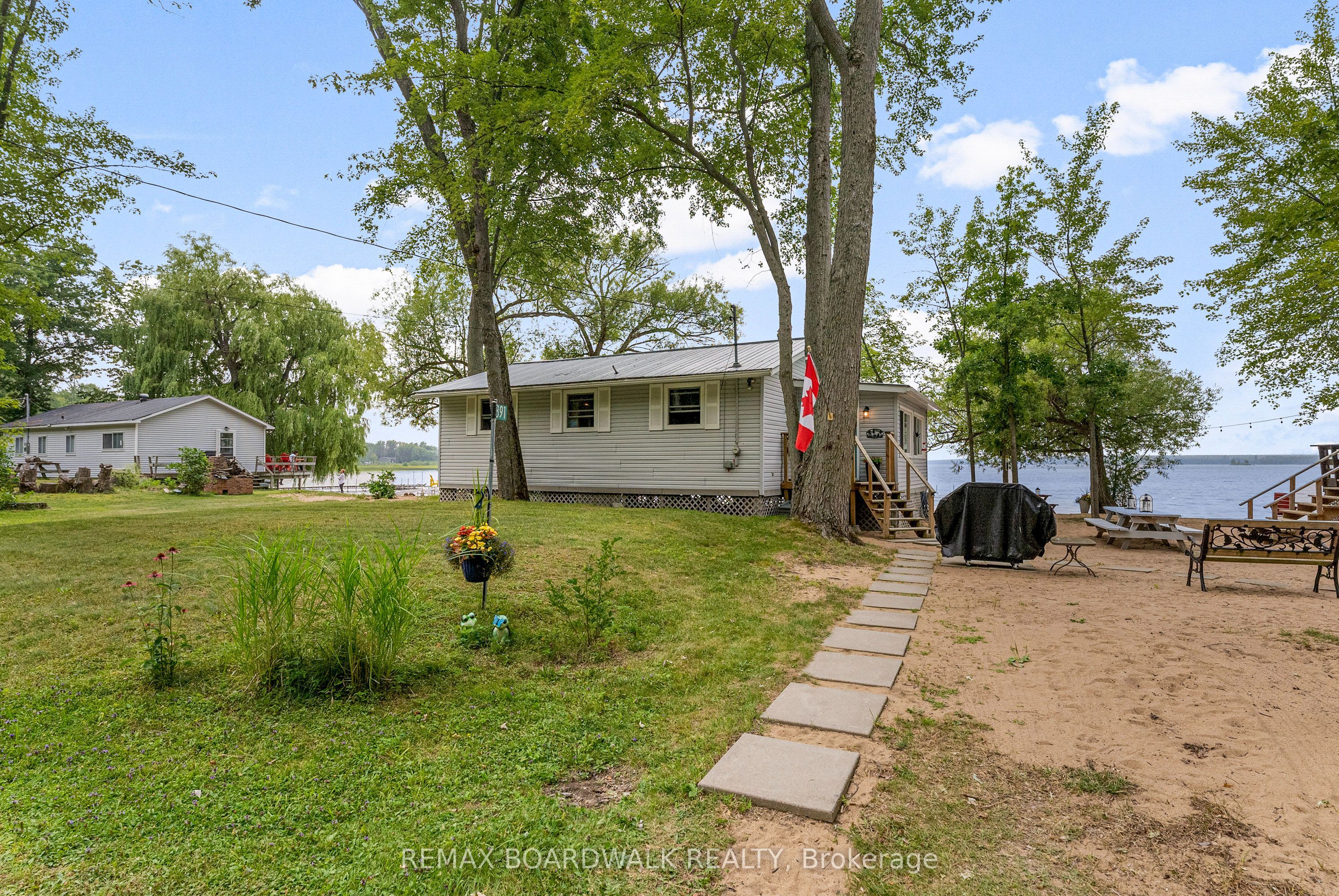 391 Leavoy Lane Property Photo 22