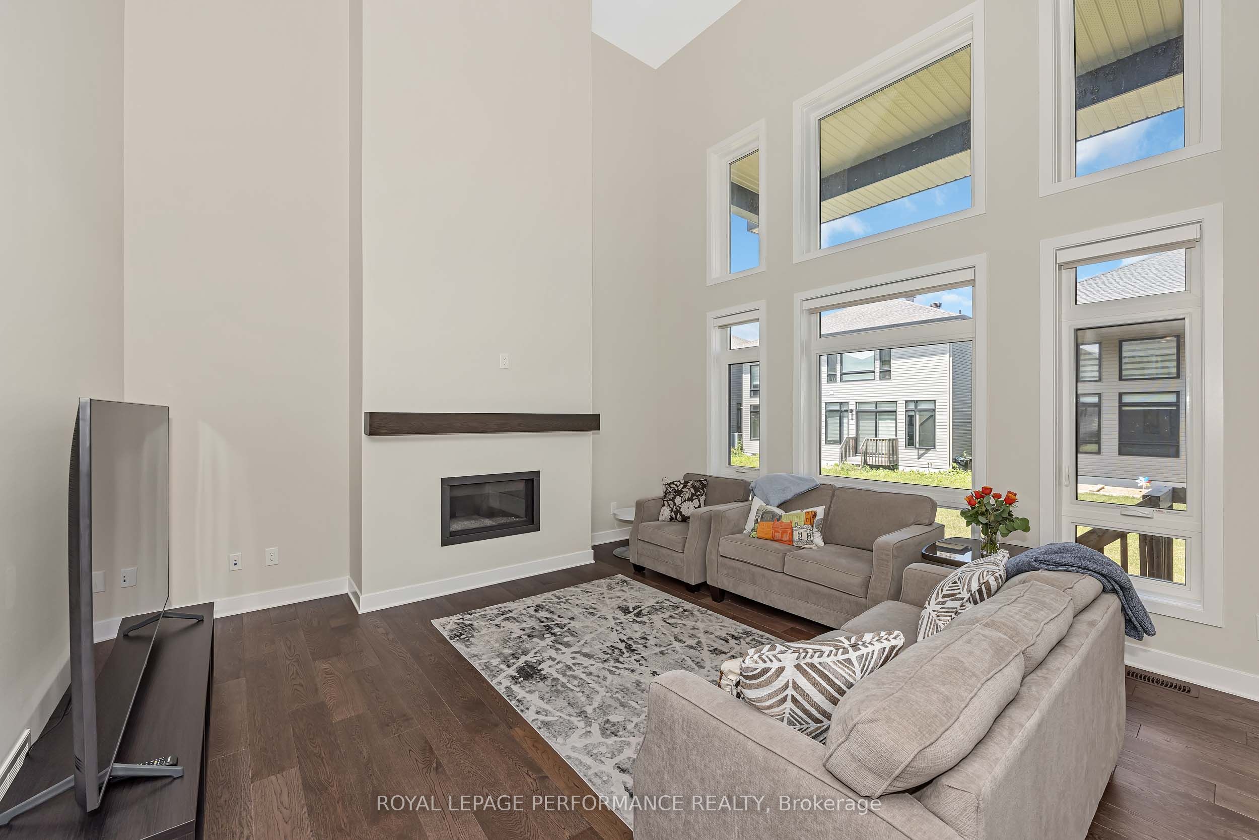 414 Longworth Avenue Property Photo 8