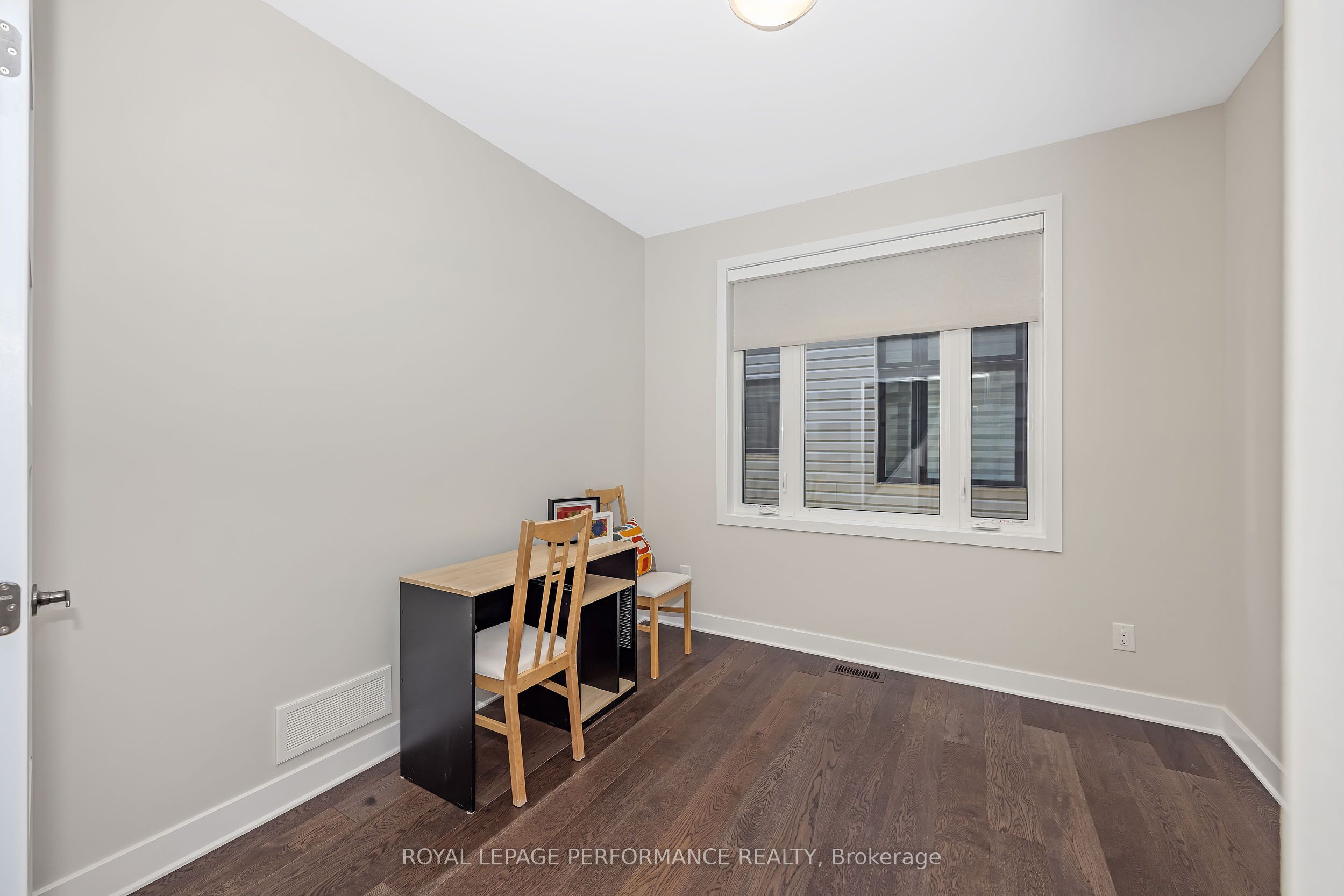 414 Longworth Avenue Property Photo 16