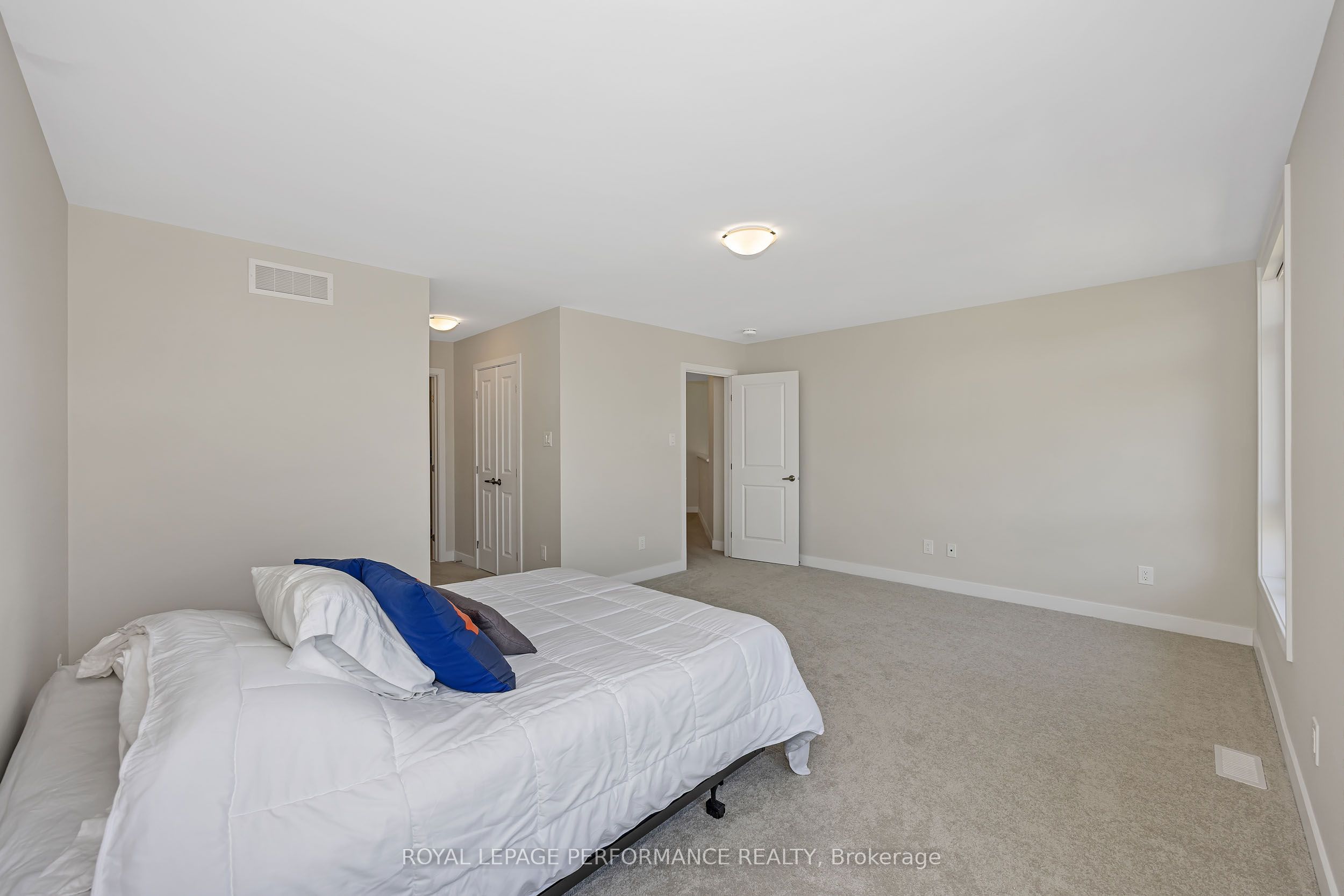 414 Longworth Avenue Property Photo 23