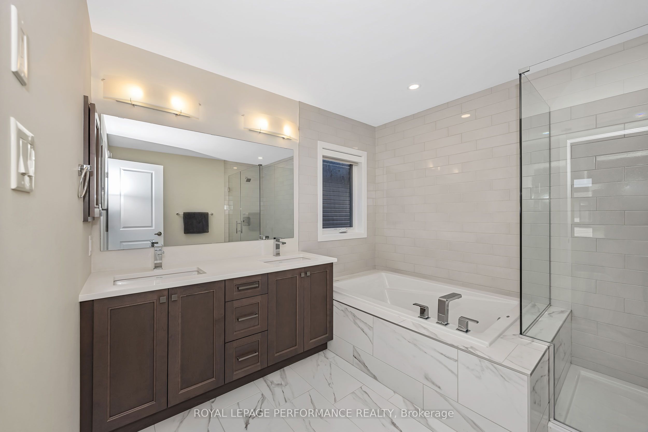 414 Longworth Avenue Property Photo 25