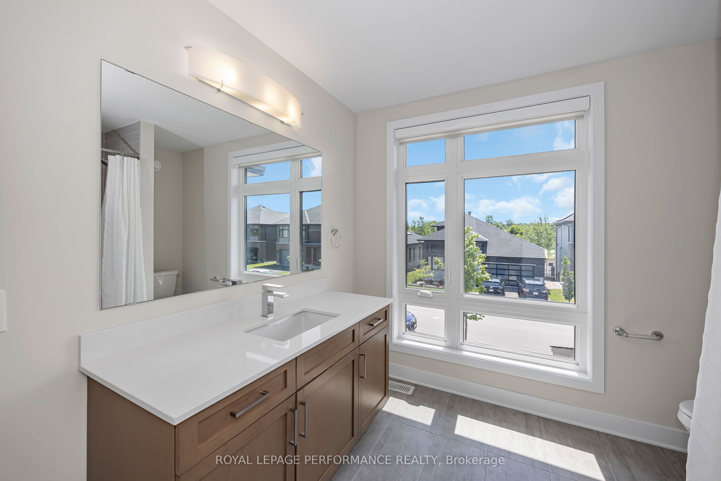 414 Longworth Avenue Property Photo 33
