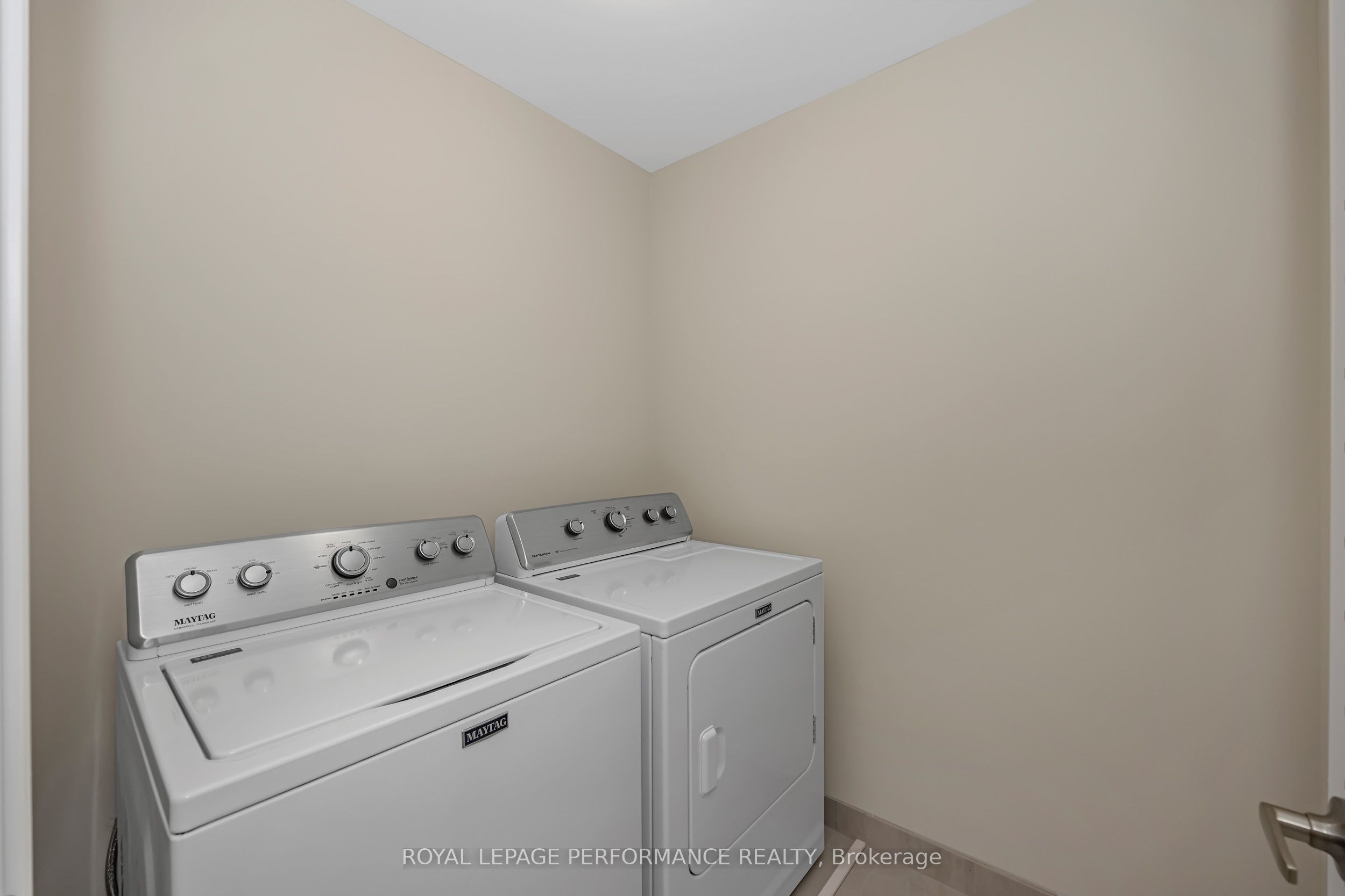 414 Longworth Avenue Property Photo 34